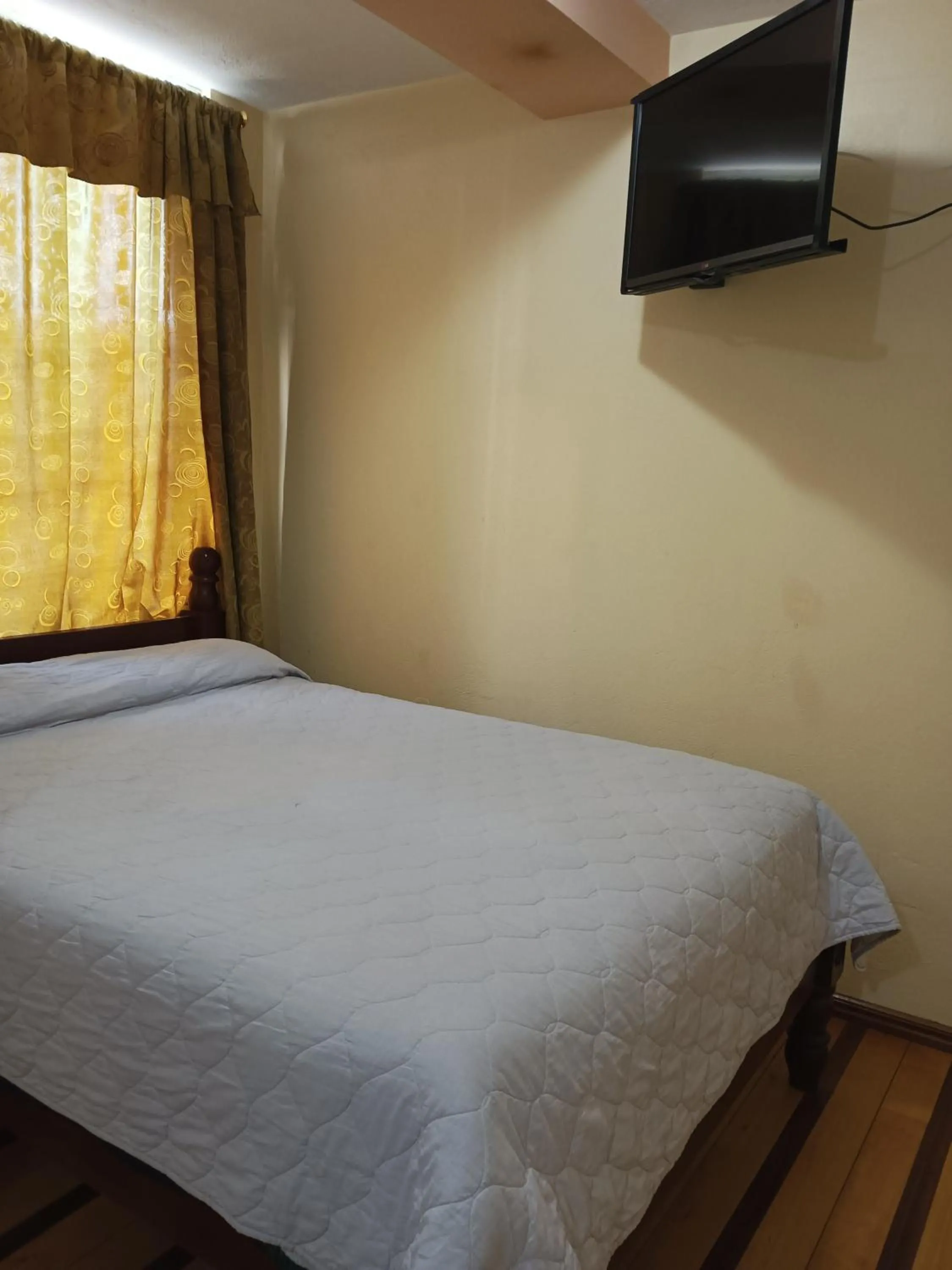 Bedroom, Bed in Hostal Puertas Del Sol