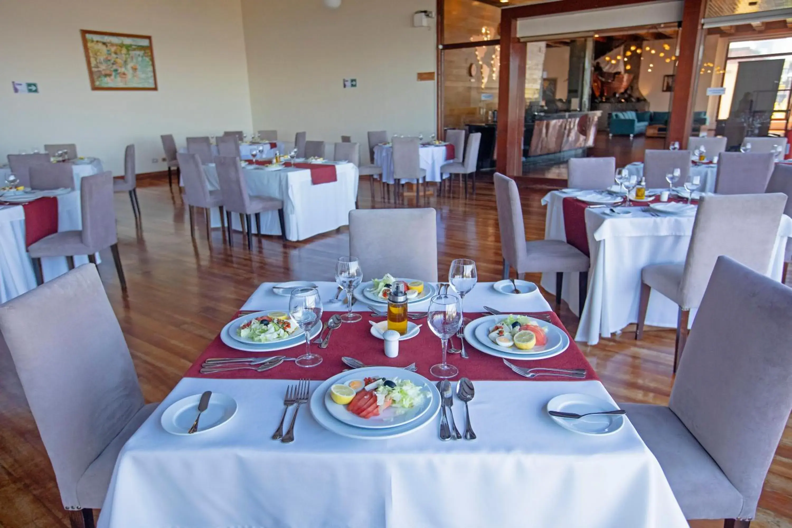 Restaurant/places to eat in Gran Hotel Vicente Costanera Restaurant/places to eat in Gran Hotel Vicente Costanera