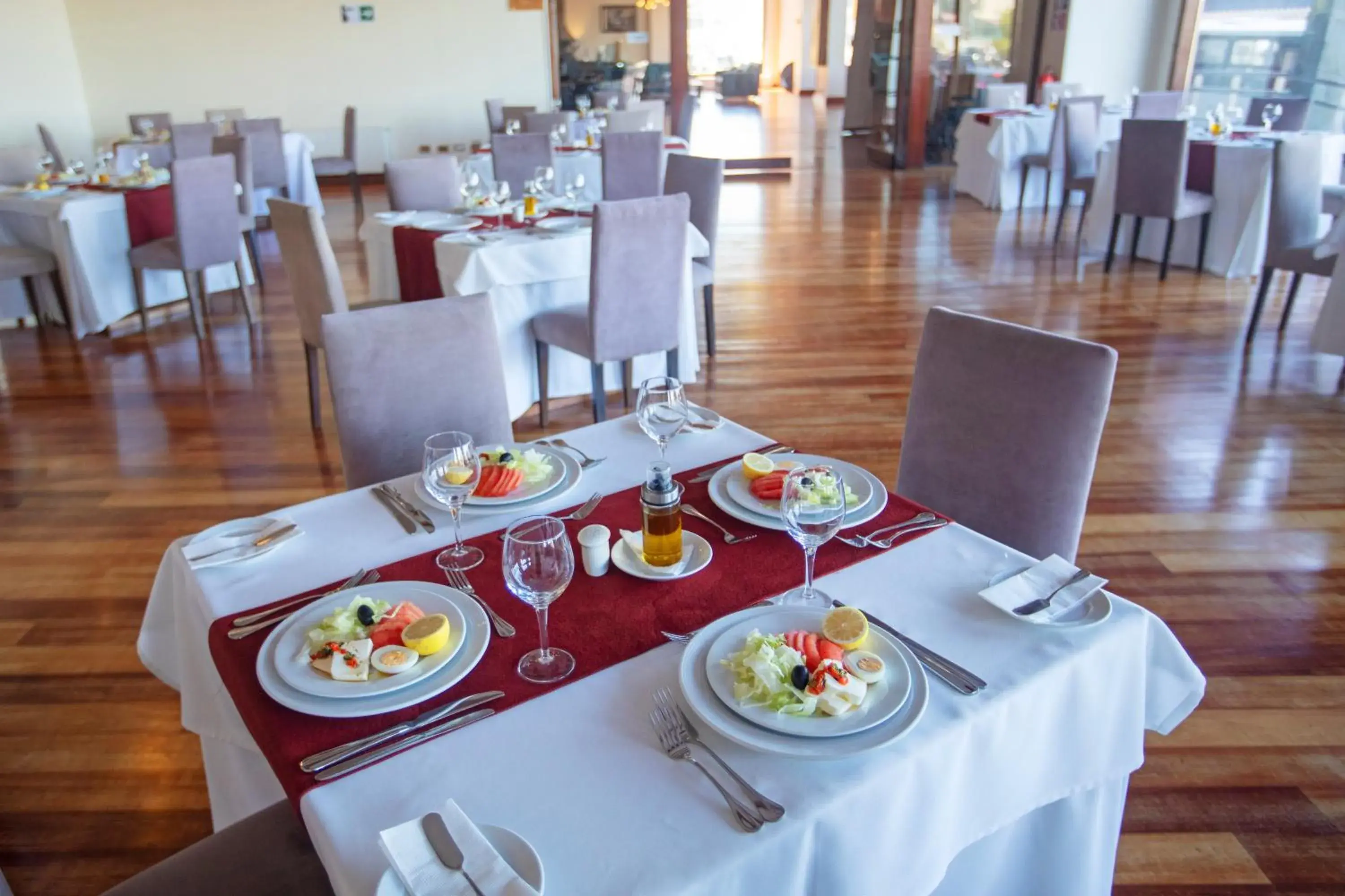 Restaurant/places to eat in Gran Hotel Vicente Costanera Restaurant/places to eat in Gran Hotel Vicente Costanera