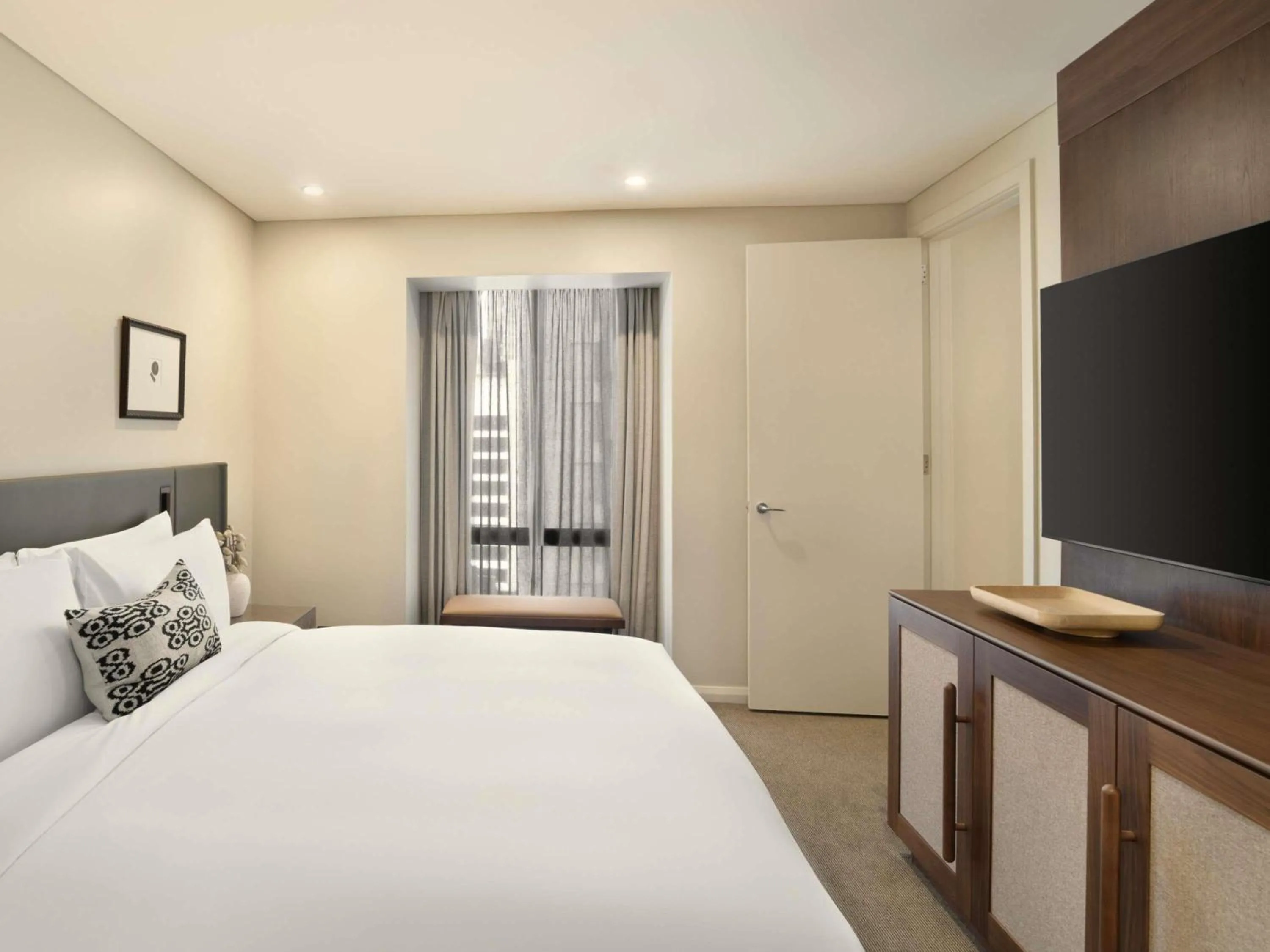 Bedroom, Bed in Sofitel Sydney Wentworth