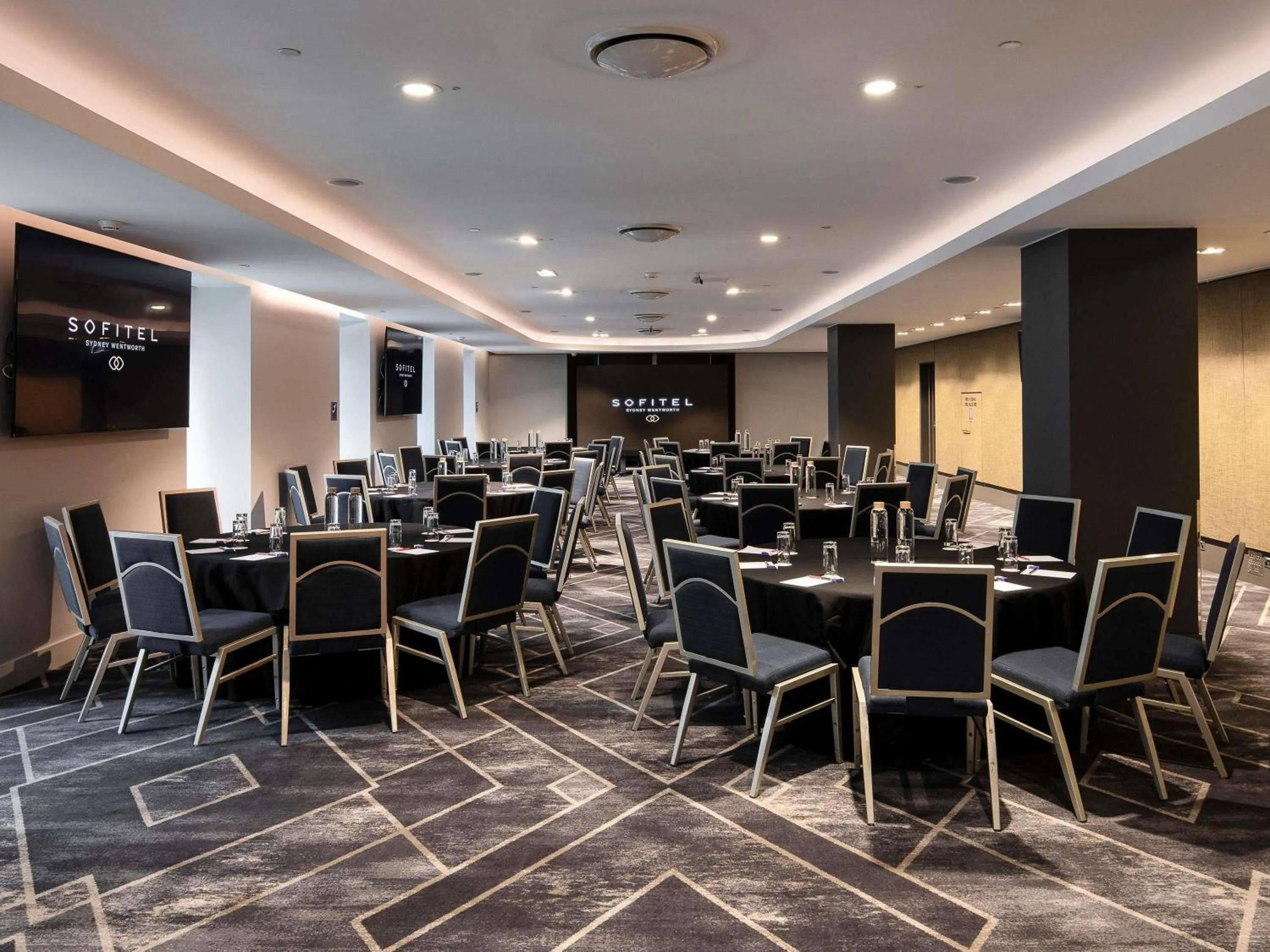 Meeting/conference room in Sofitel Sydney Wentworth