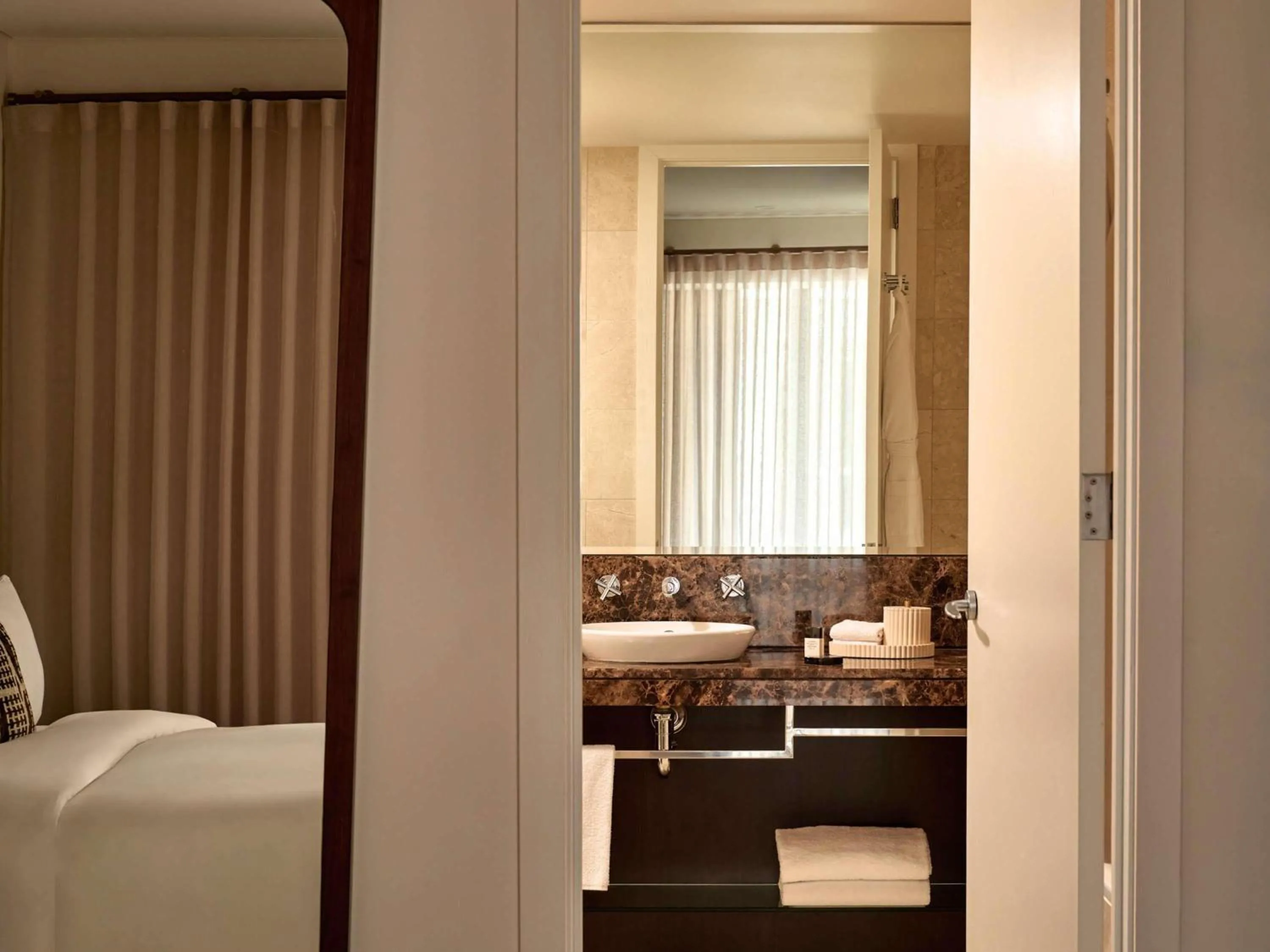 Bedroom, Bed in Sofitel Sydney Wentworth