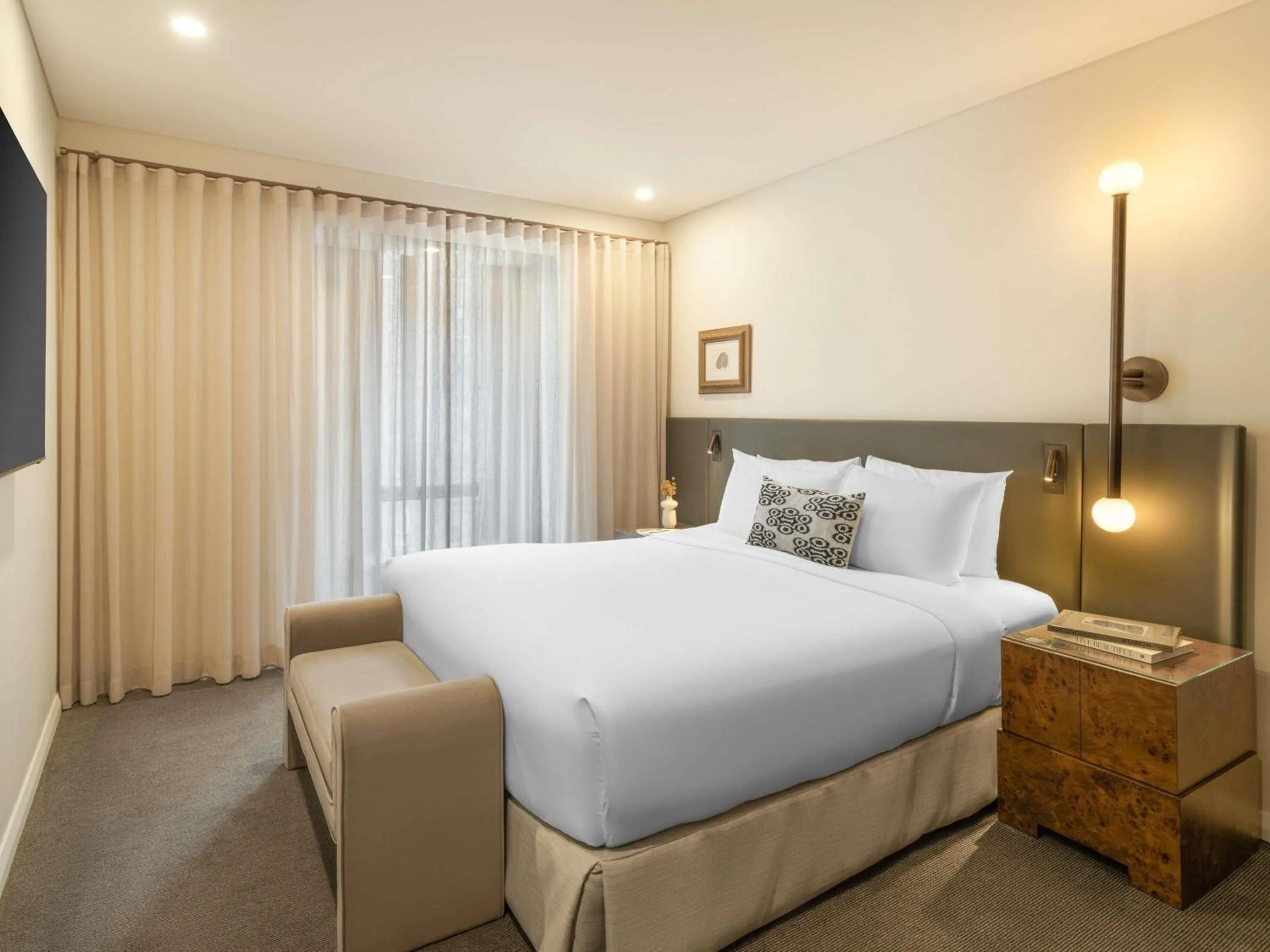 Bedroom, Bed in Sofitel Sydney Wentworth