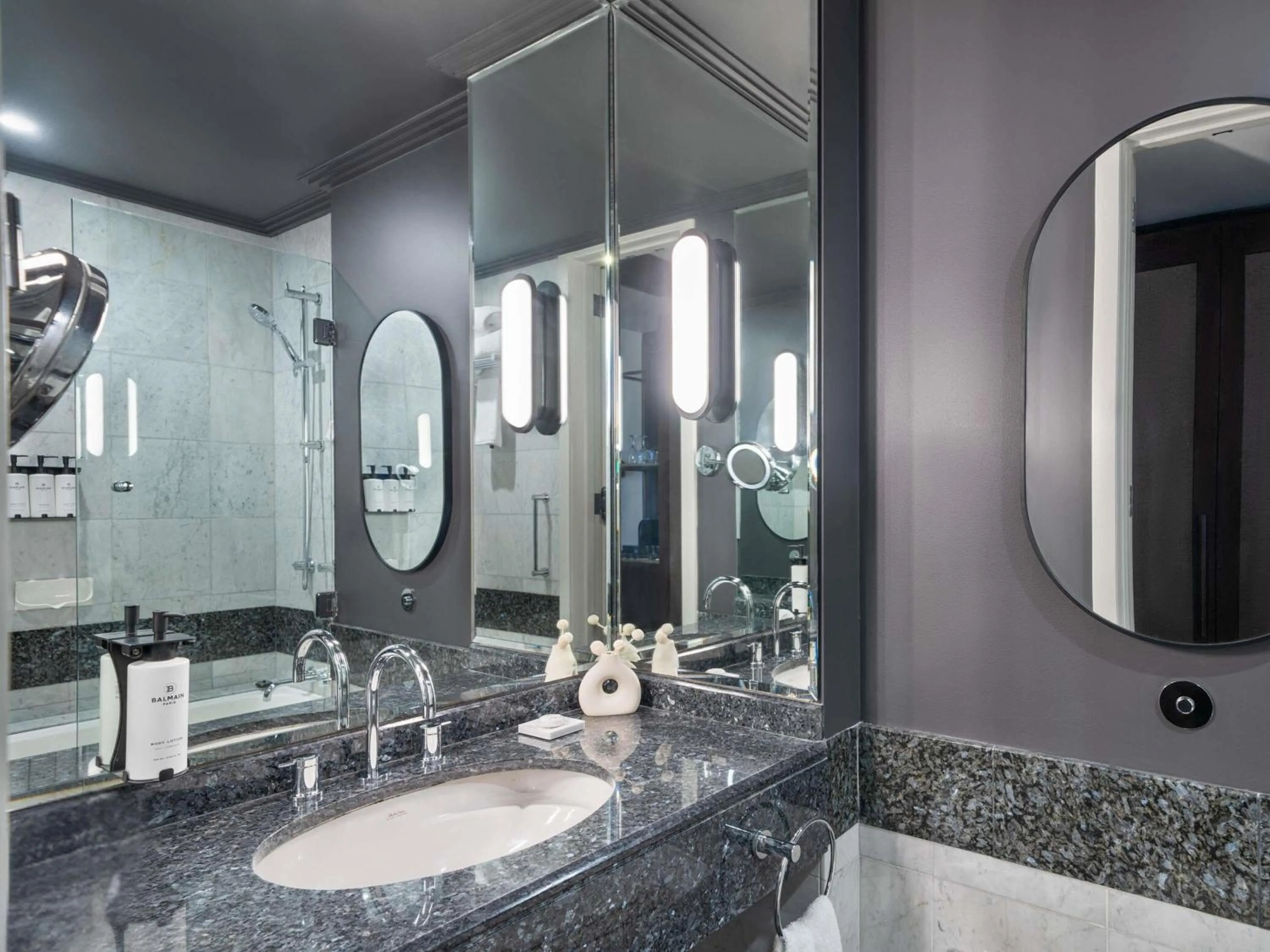 Bedroom in Sofitel Sydney Wentworth