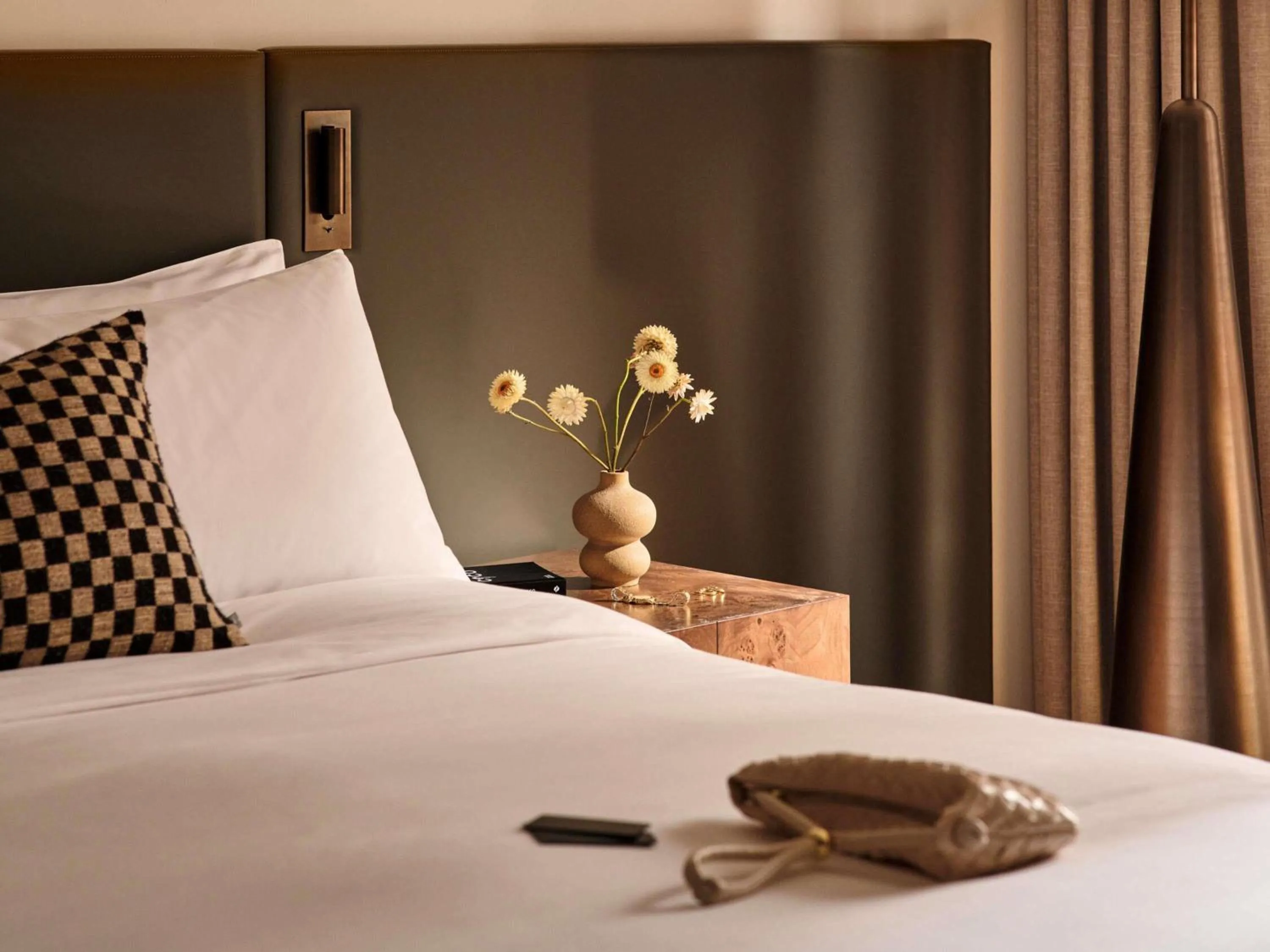 Bedroom, Bed in Sofitel Sydney Wentworth