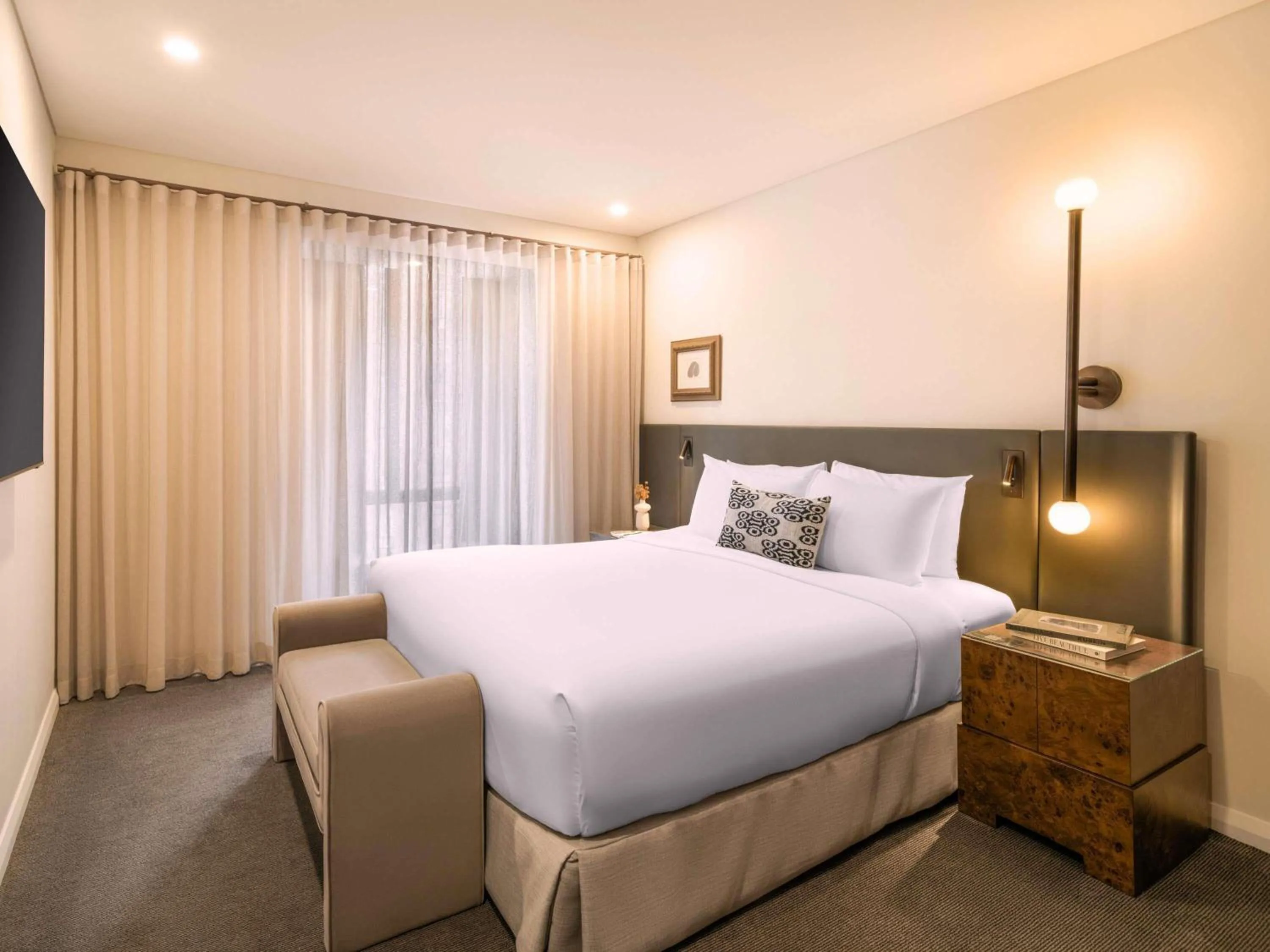Bedroom, Bed in Sofitel Sydney Wentworth