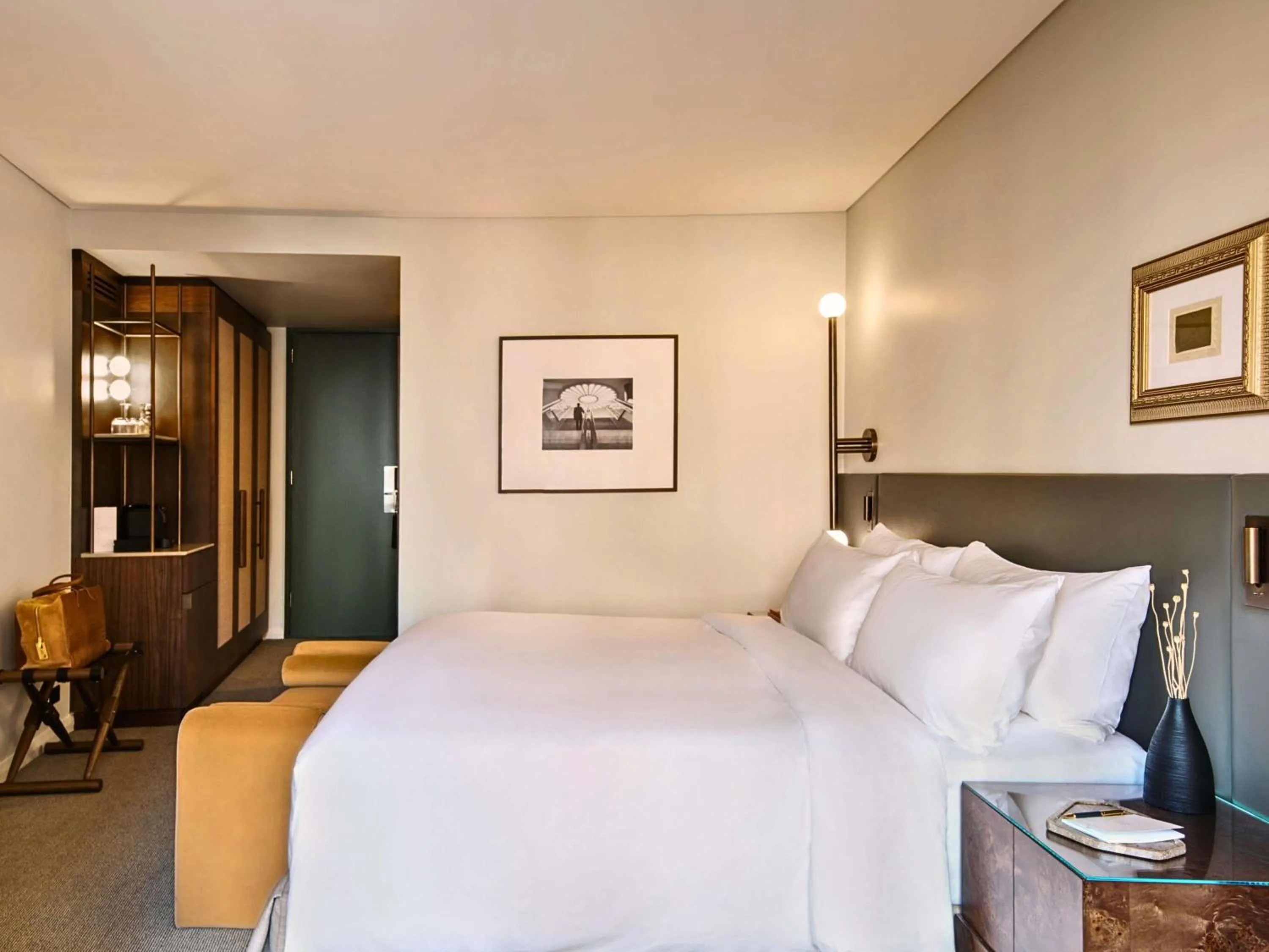 Bedroom, Bed in Sofitel Sydney Wentworth