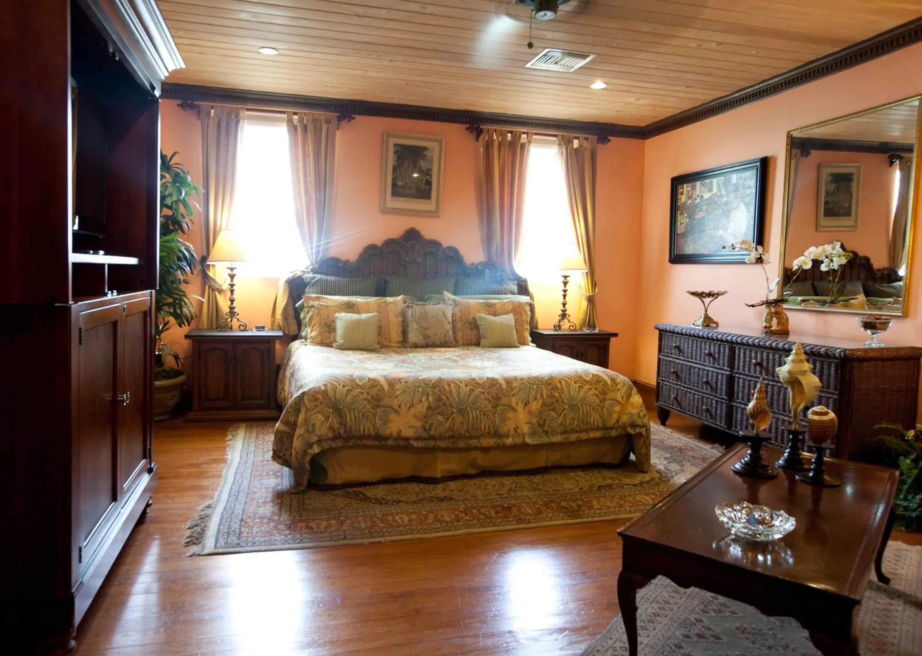 Bed in Graycliff Hotel Bed in Graycliff Hotel