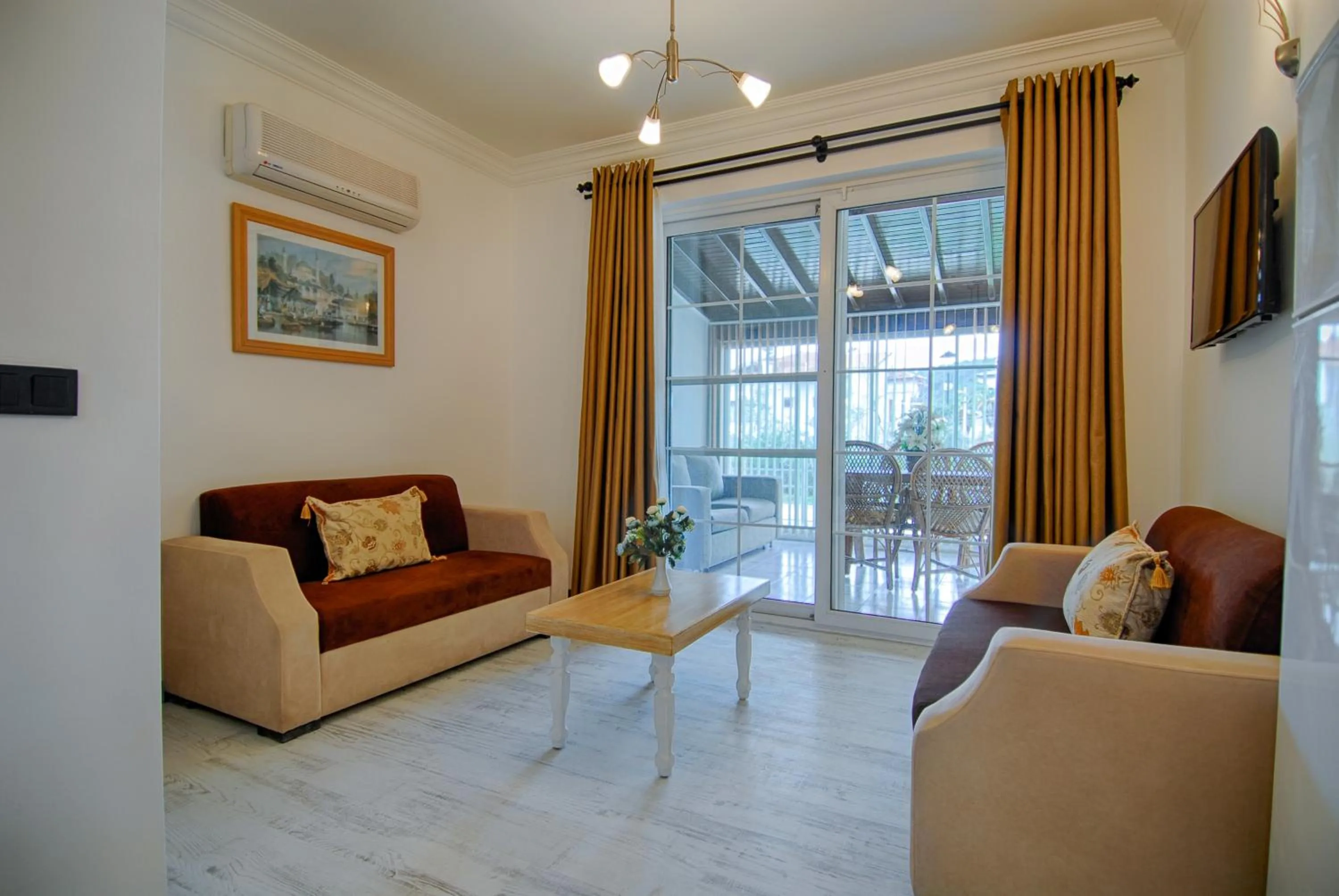 TV and multimedia in Ocean Blue High Class Hotel & SPA