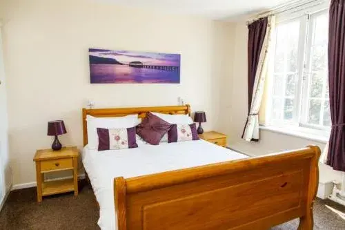 Standard King Room in Royal Lodge Standard King Room in Royal Lodge