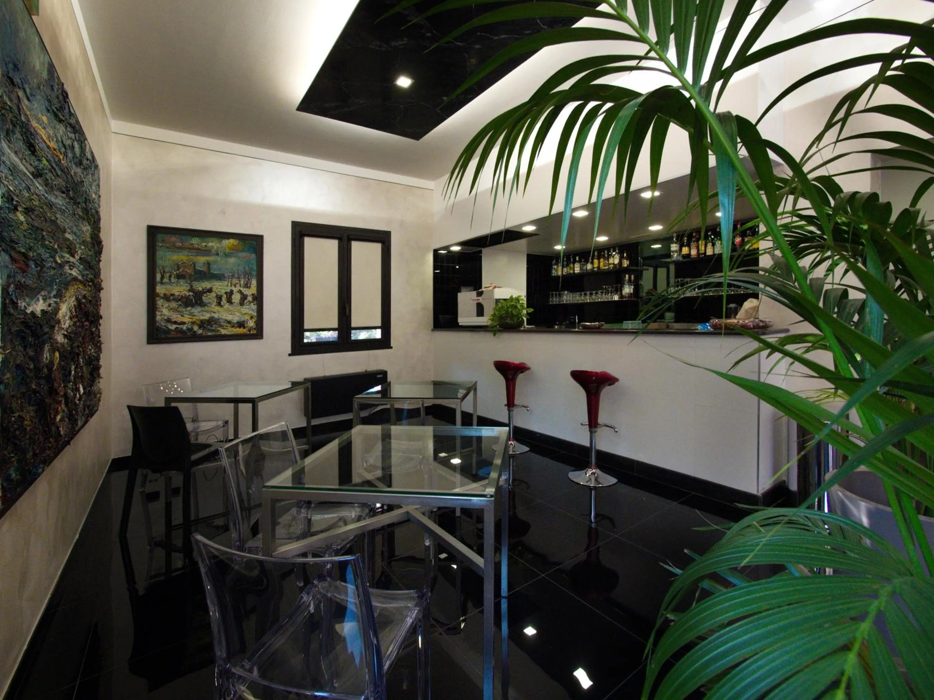 Lounge or bar in Hotel Versailles