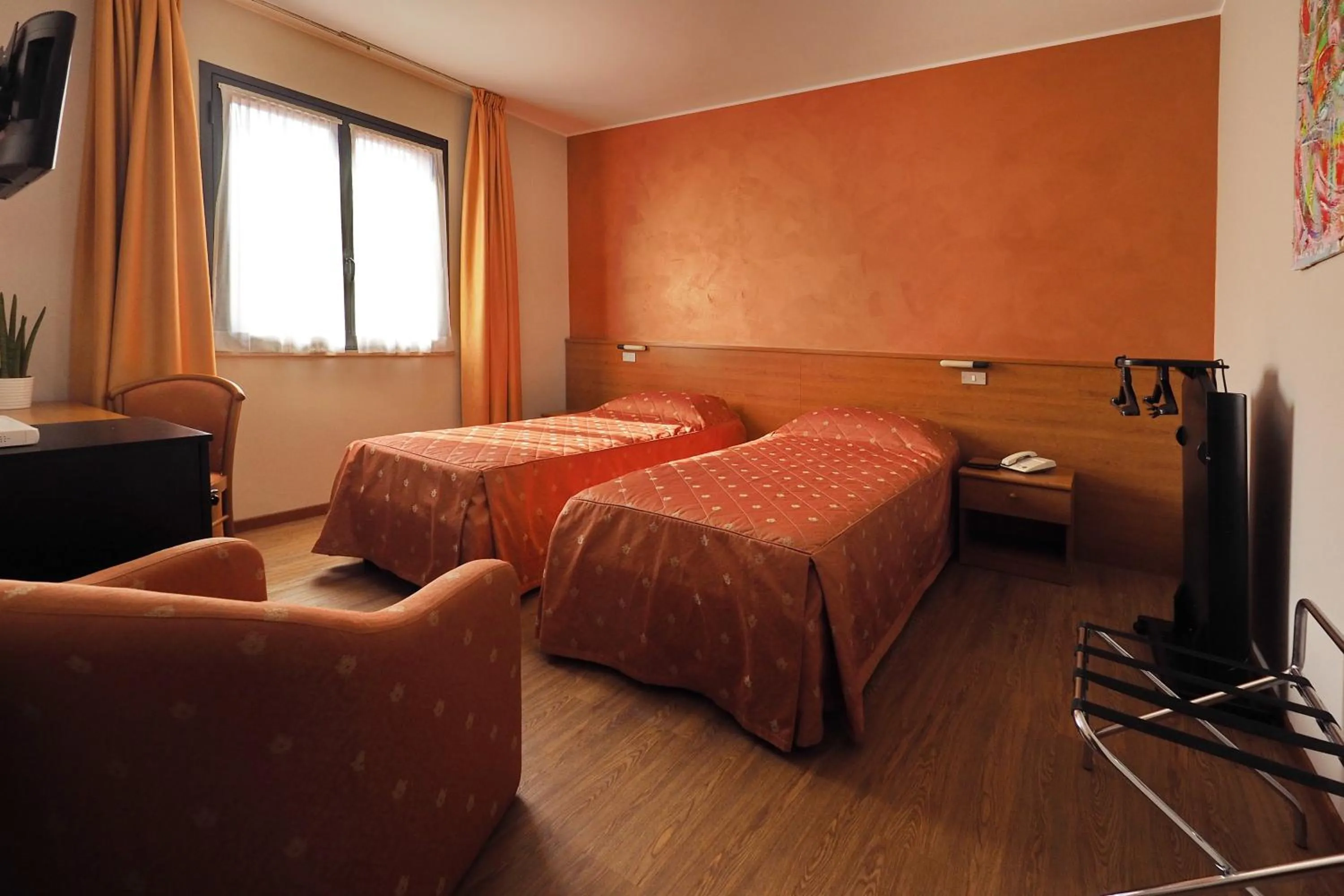 Bedroom, Bed in Hotel Versailles