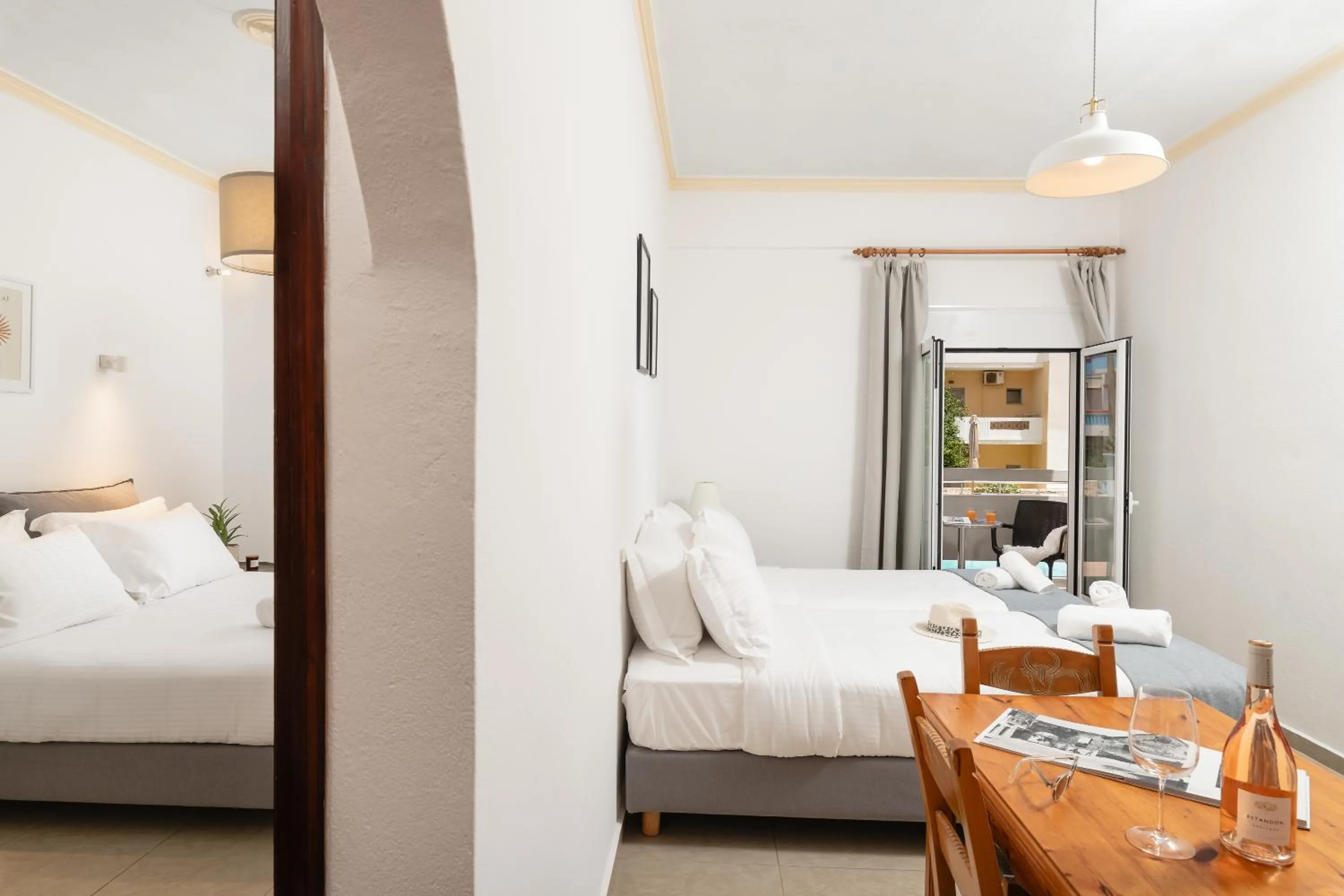 Thelèsi Apartments, 100m from the beach