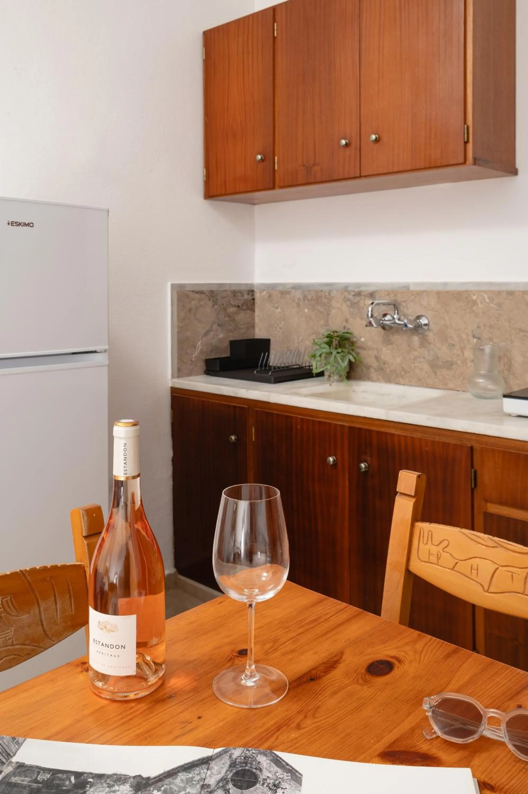 Thelèsi Apartments, 100m from the beach