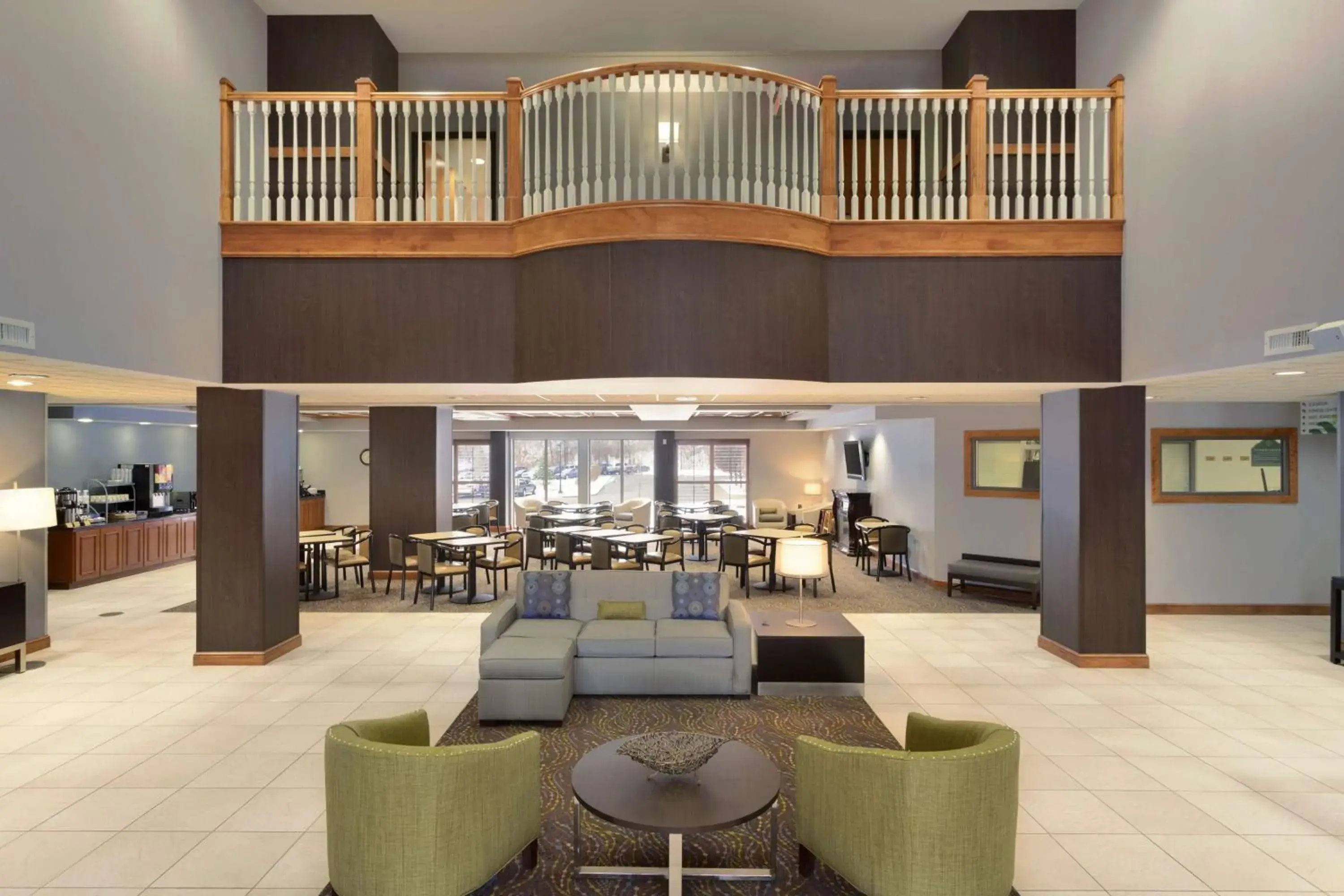 Lobby or reception in Wingate by Wyndham Sylvania-Toledo Lobby or reception in Wingate by Wyndham Sylvania-Toledo