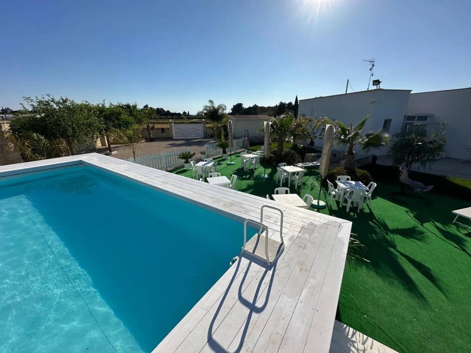 Swimming pool in B&B Stella Salento Karin