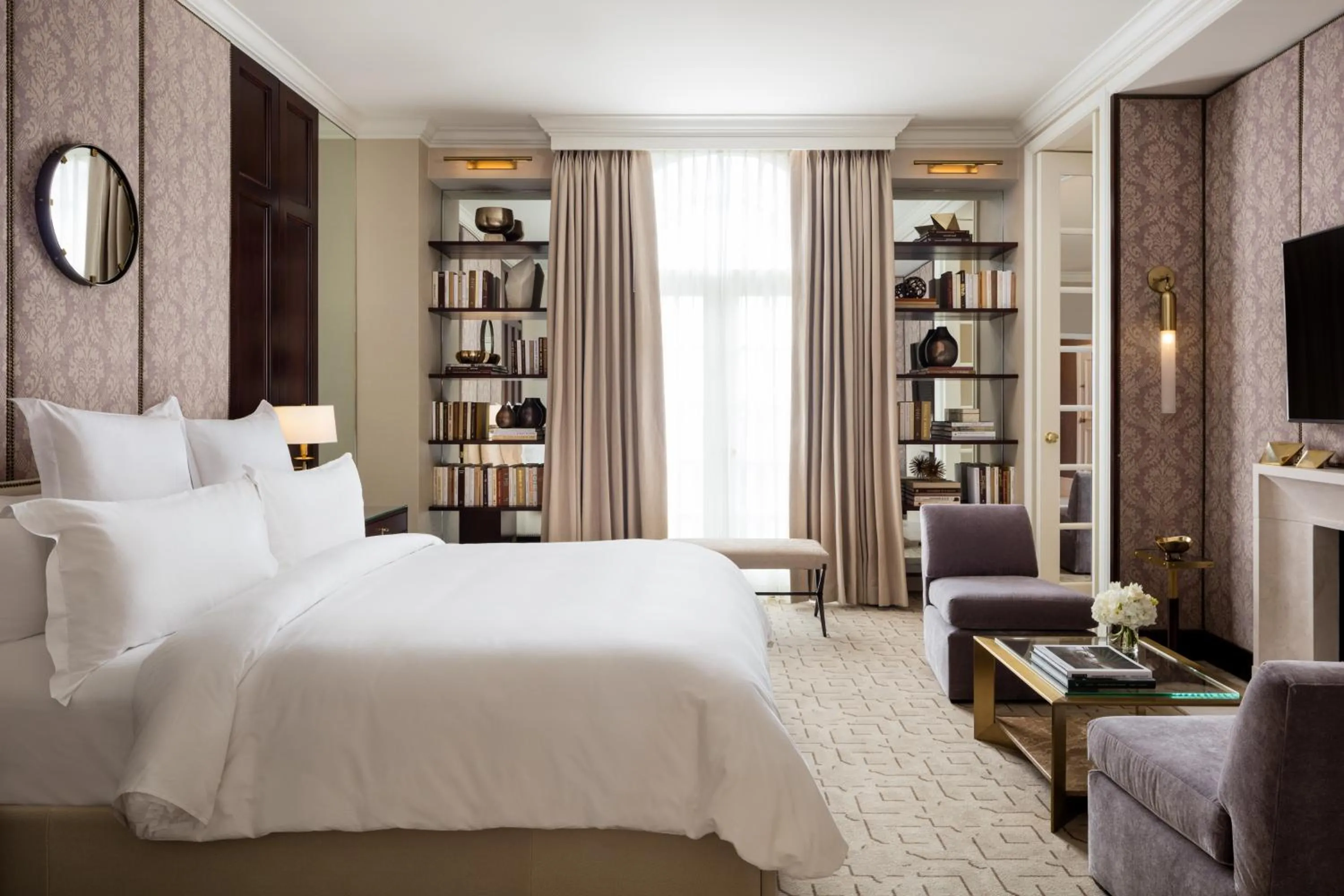 Photo of the whole room, Bed in Rosewood Mansion on Turtle Creek