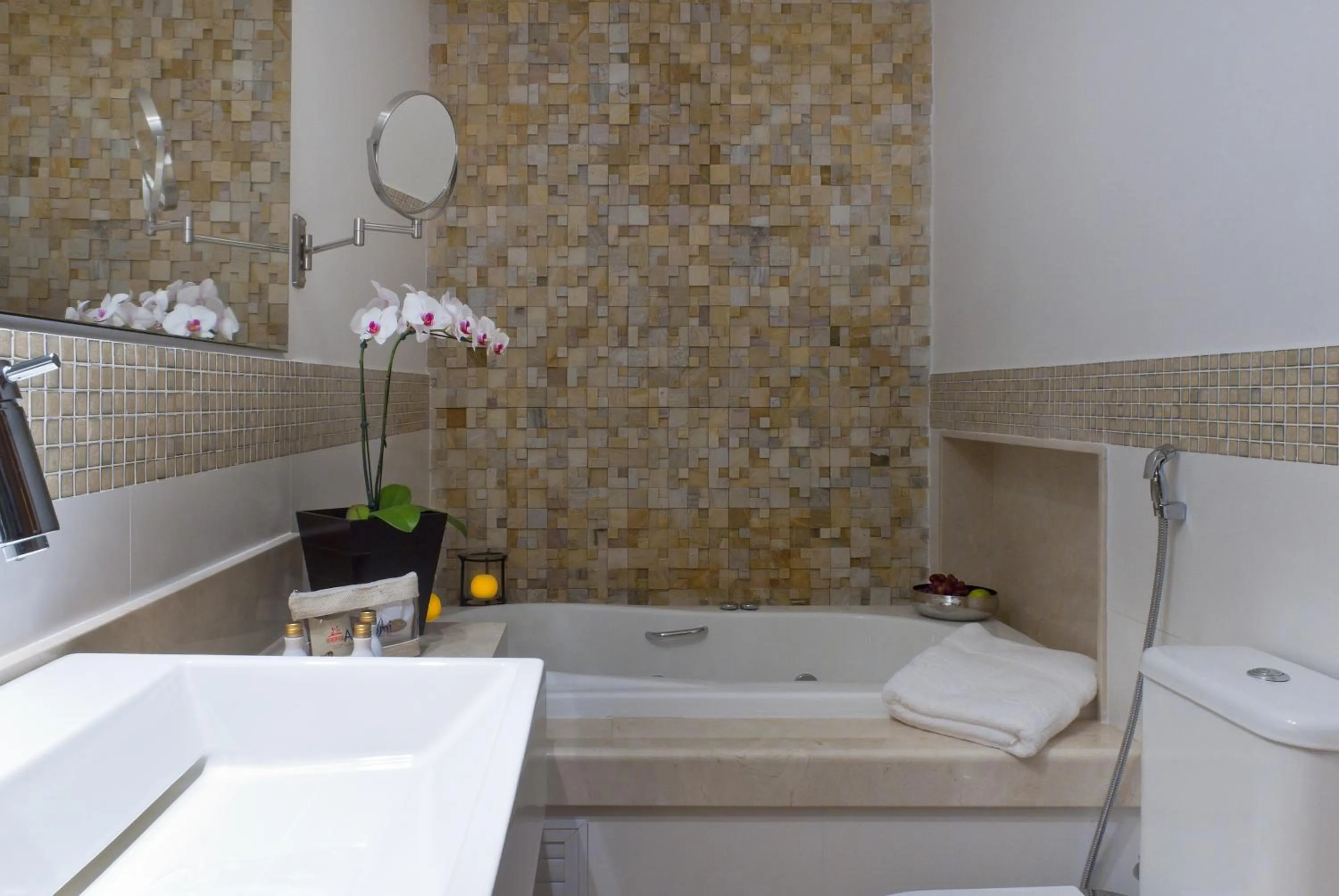 Bathroom in Abayomi Hotel