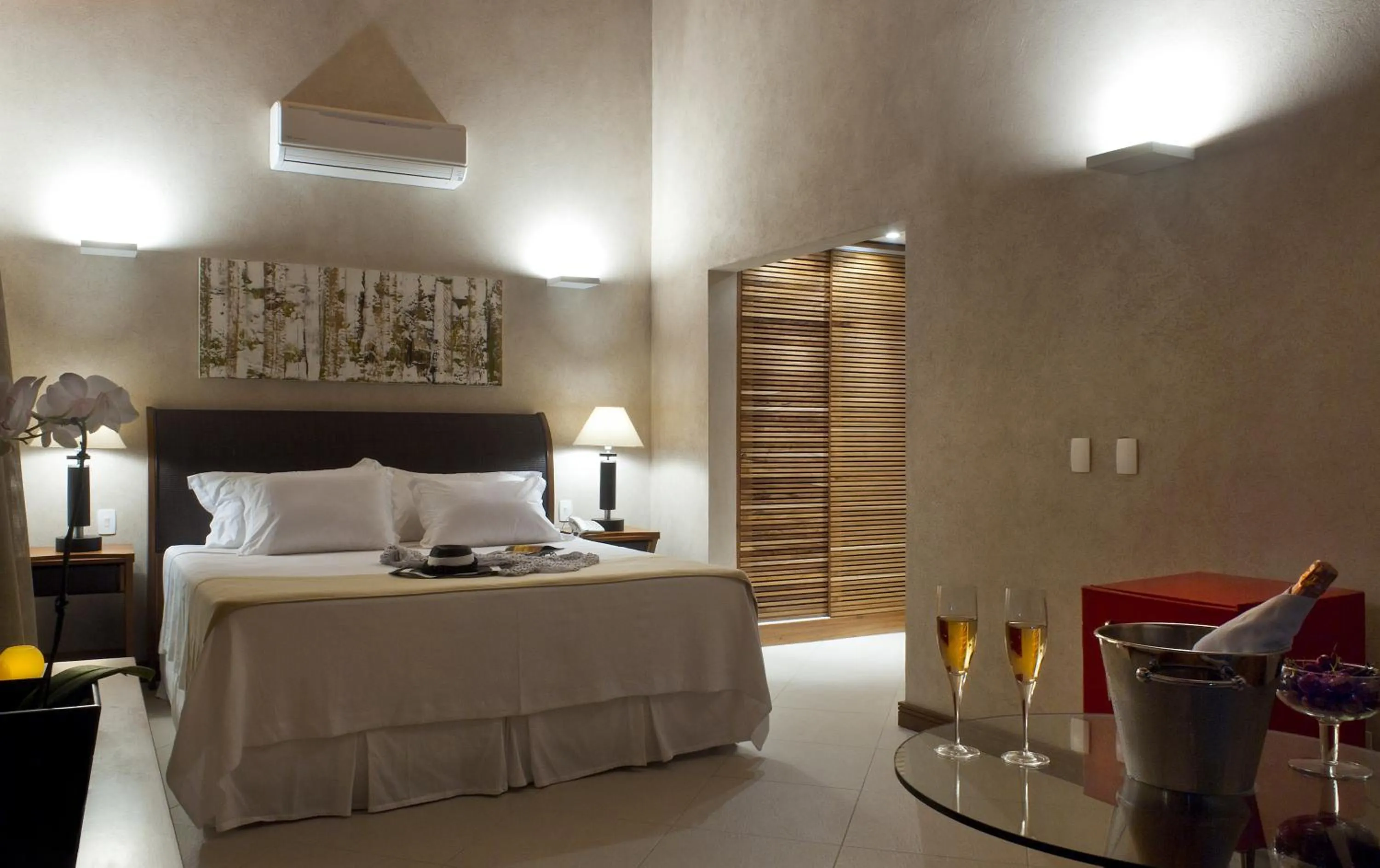 Photo of the whole room, Bed in Abayomi Hotel