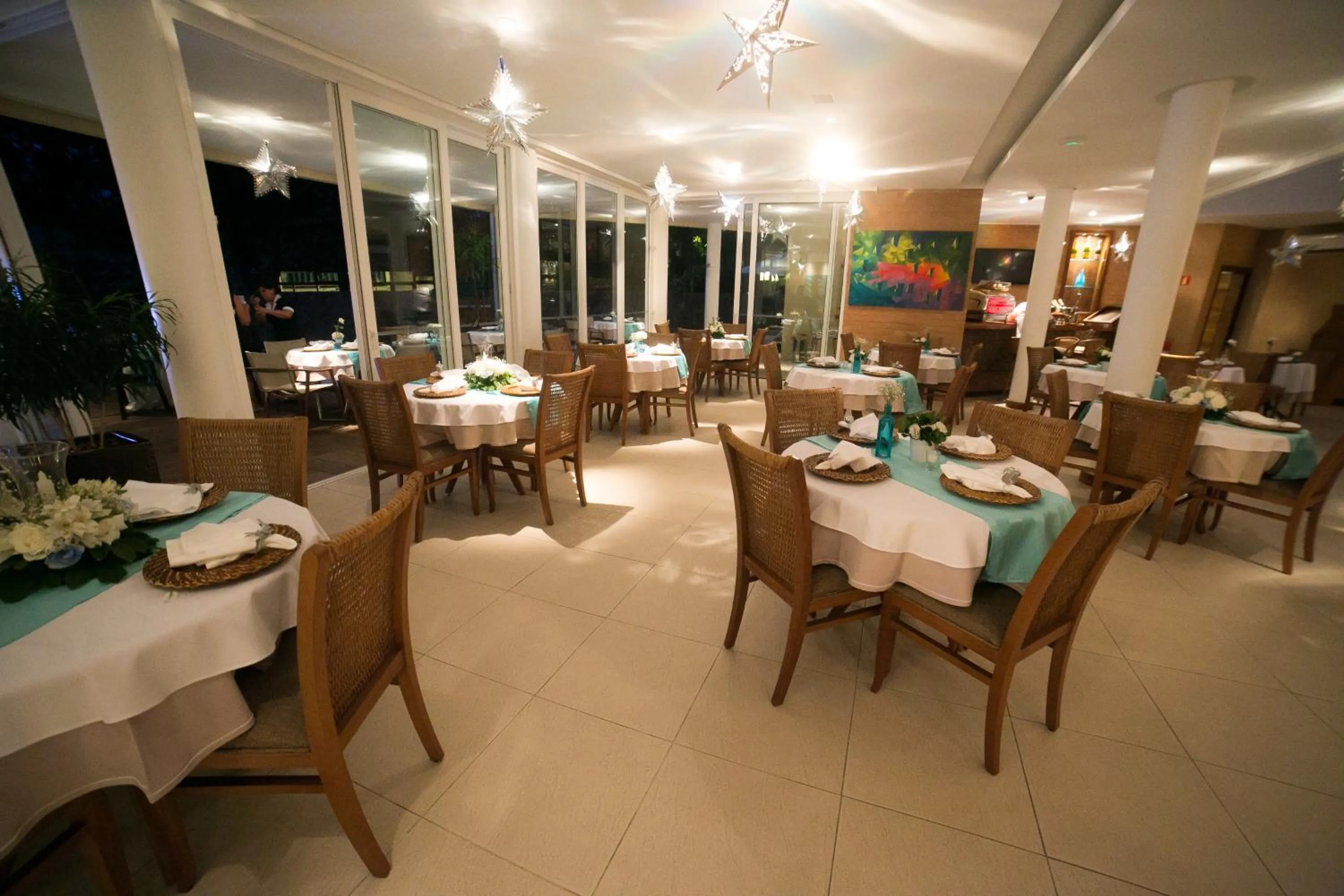 Restaurant/places to eat in Abayomi Hotel