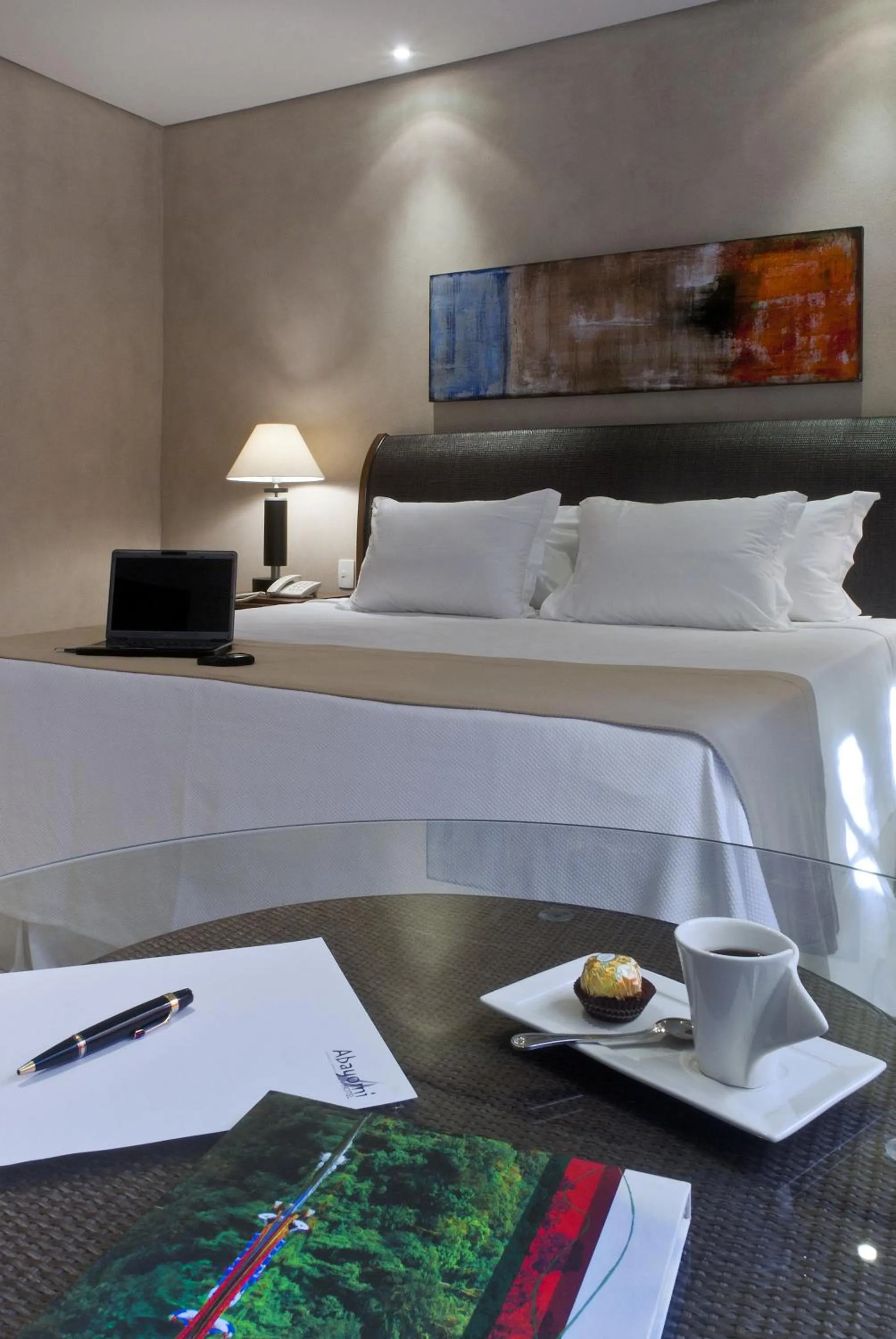 Photo of the whole room, Bed in Abayomi Hotel