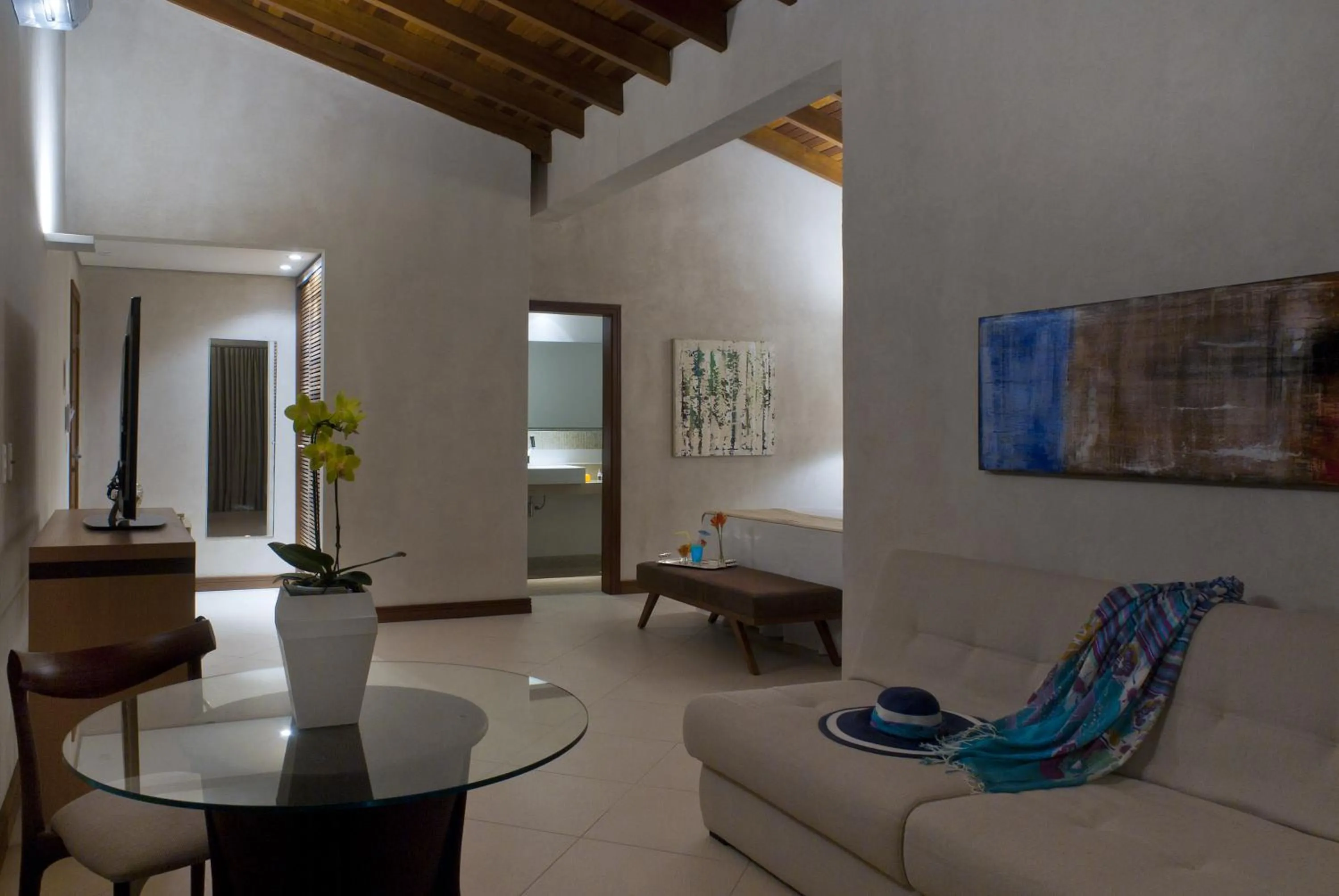 Photo of the whole room in Abayomi Hotel