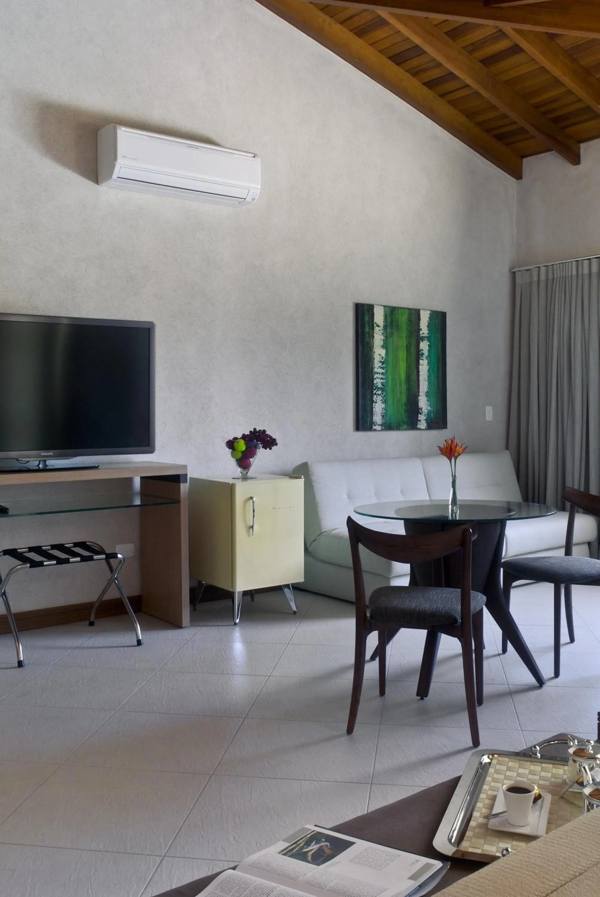 Photo of the whole room in Abayomi Hotel