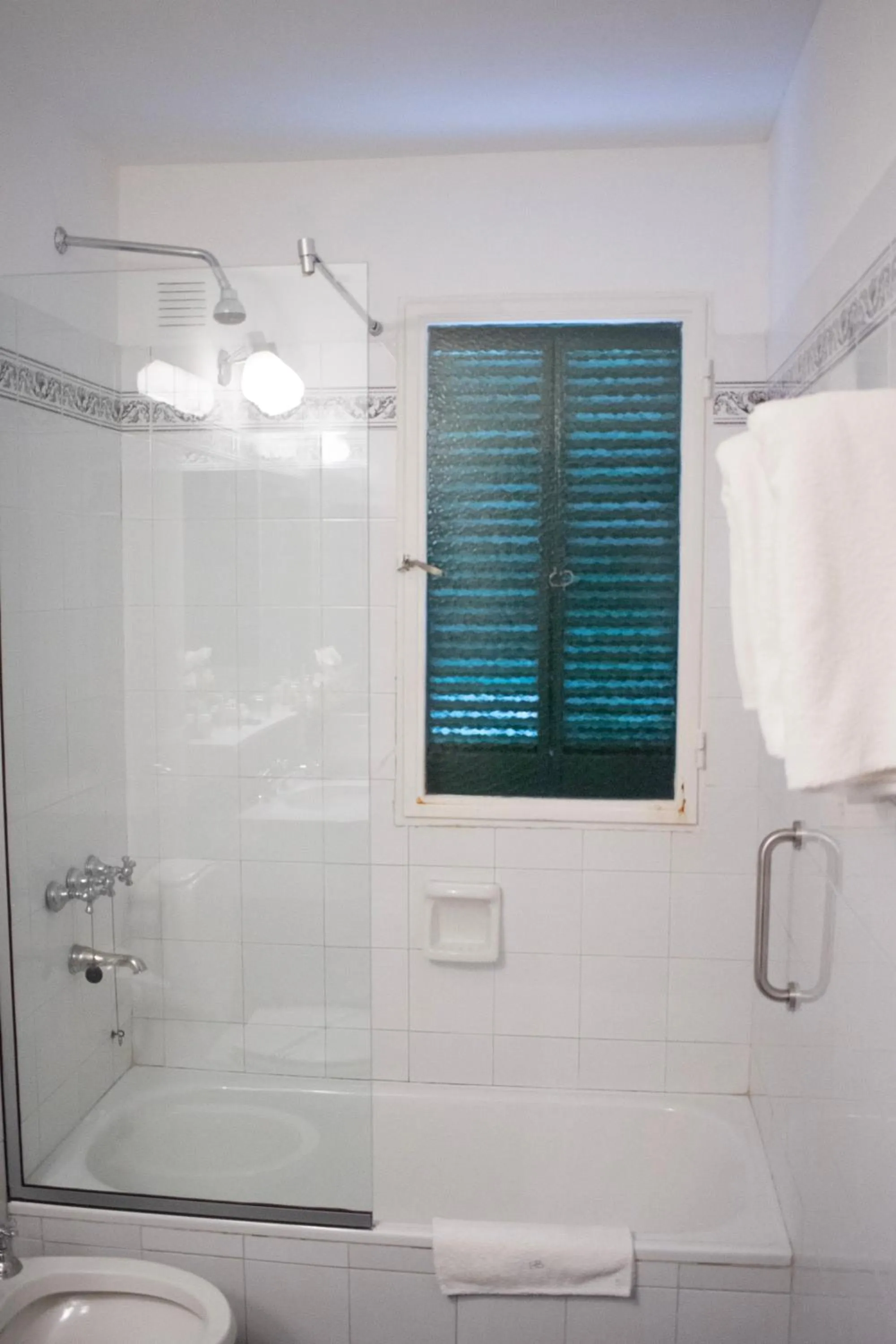 Bathroom in Hotel Salta