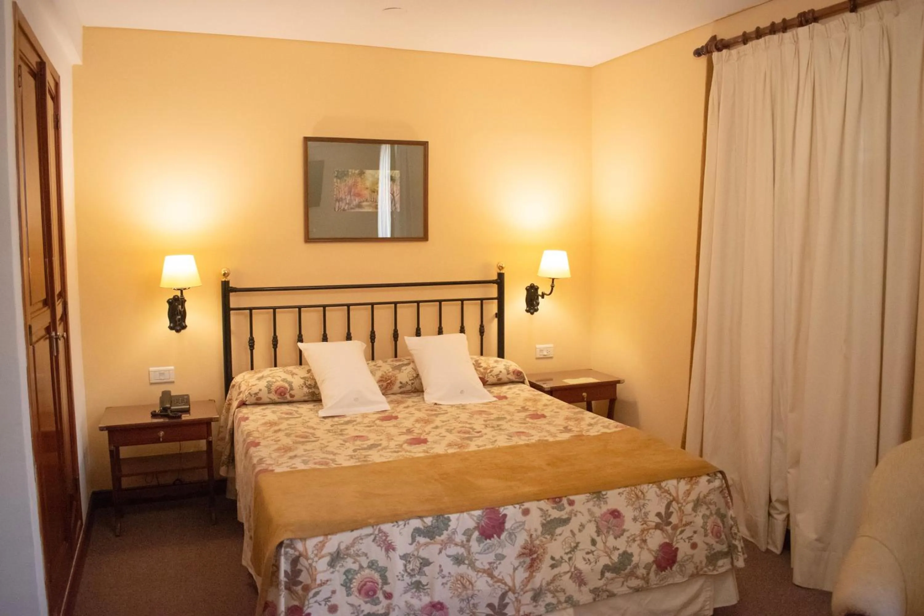 Bedroom, Bed in Hotel Salta