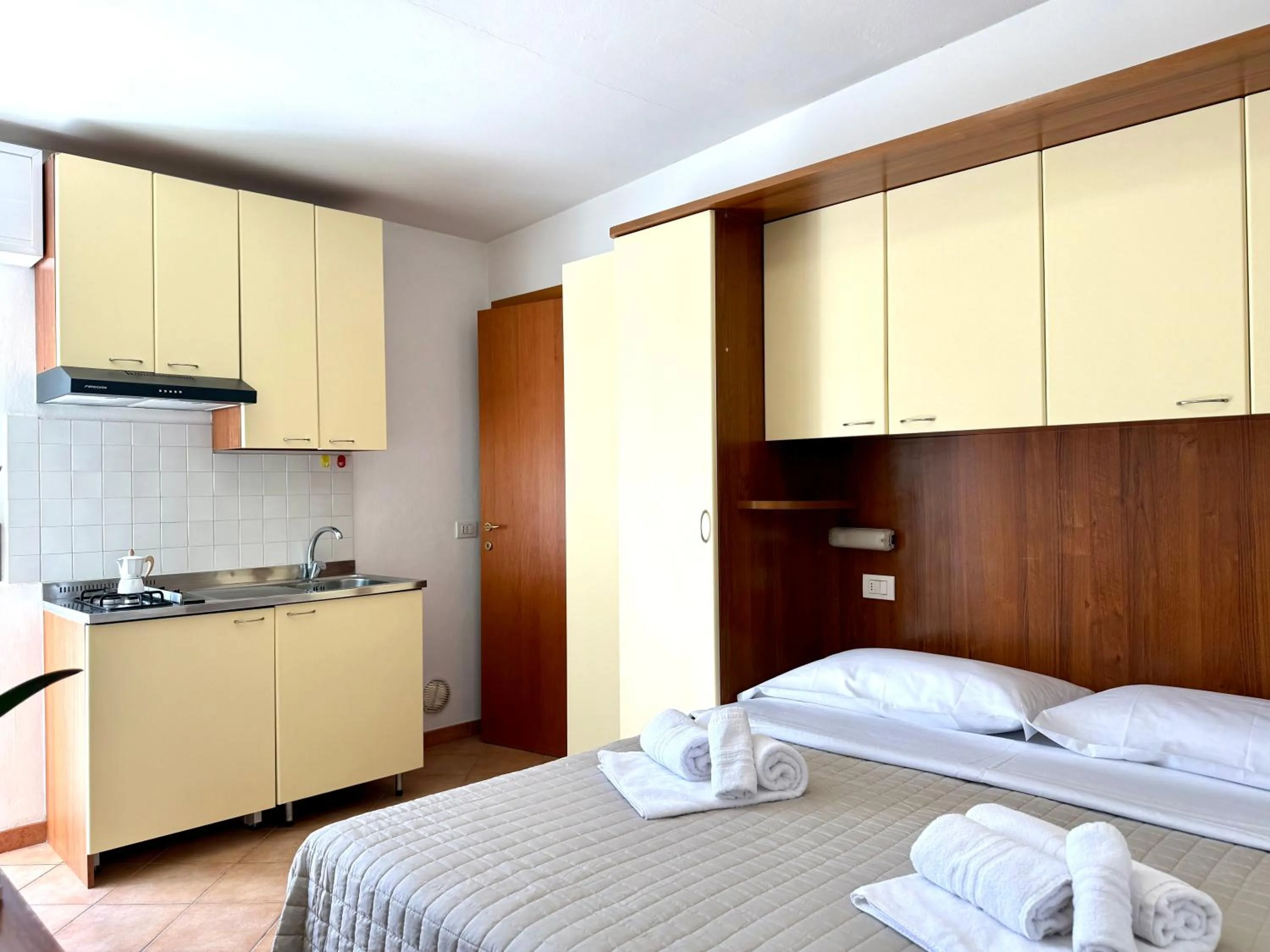 Photo of the whole room, Bed in Residence Algarve