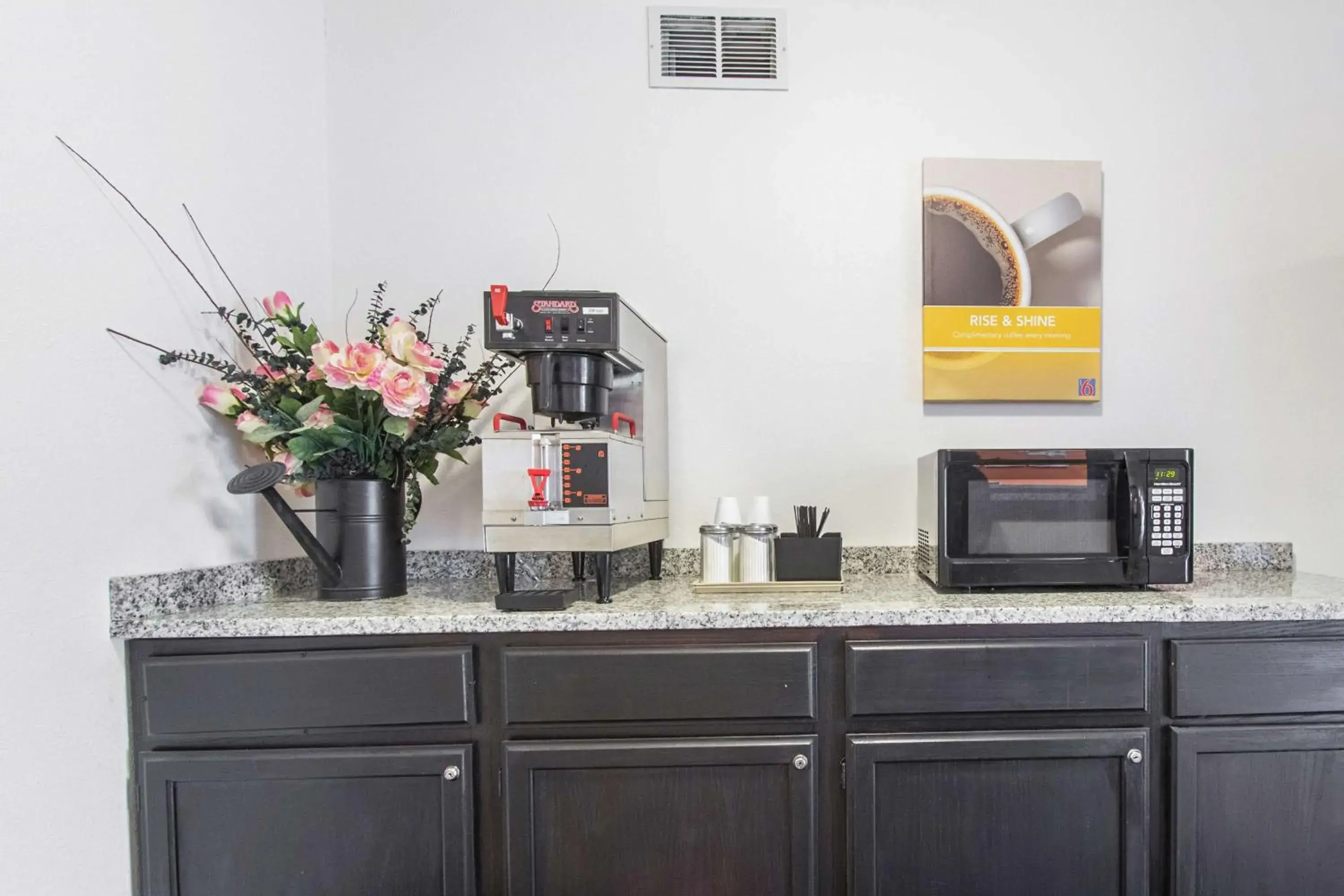 Property building in Motel 6-Streetsboro, OH Property building in Motel 6-Streetsboro, OH