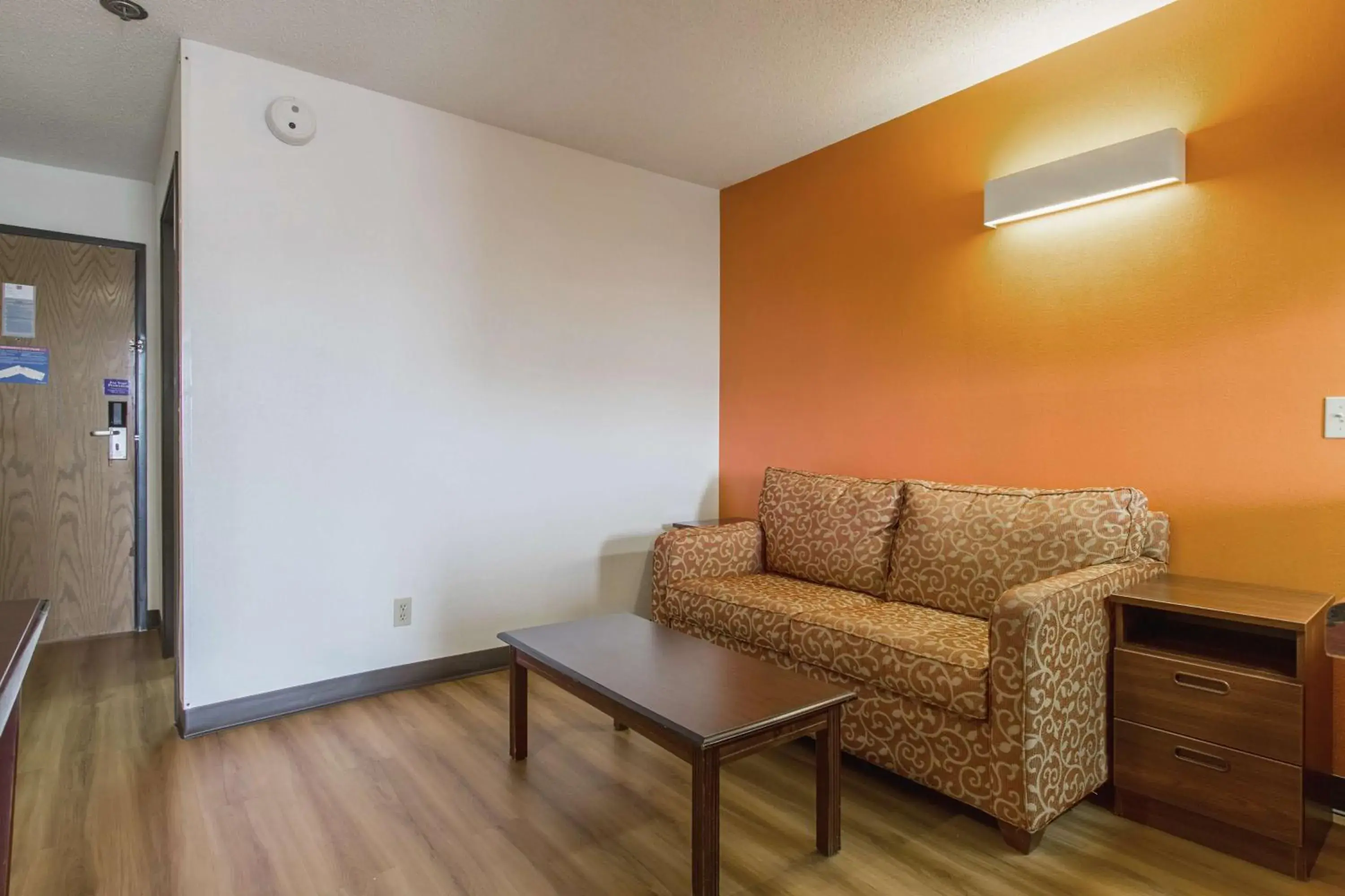 Photo of the whole room in Motel 6-Streetsboro, OH Photo of the whole room in Motel 6-Streetsboro, OH