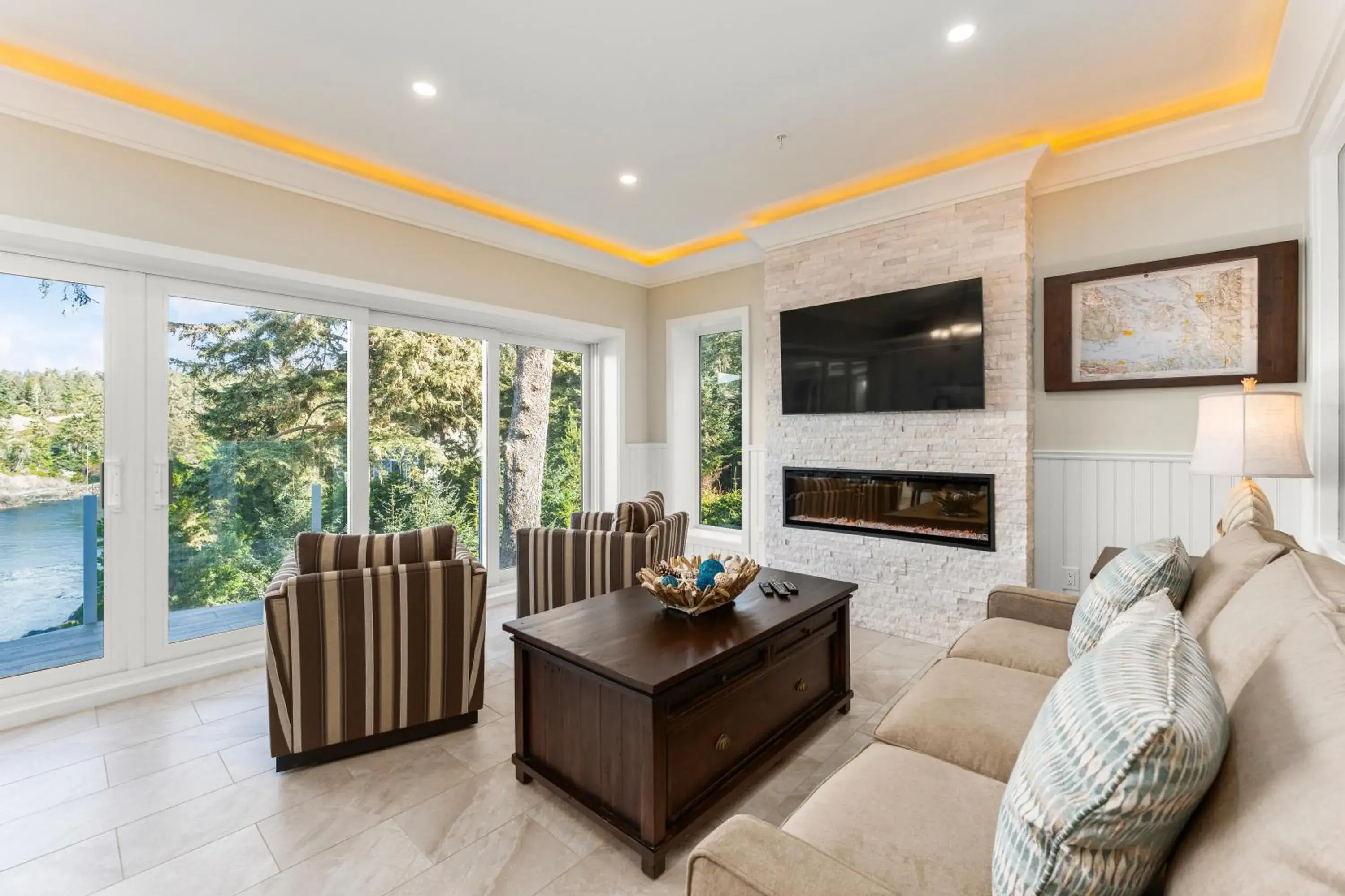 Living room in SookePoint Ocean Cottage Resort Living room in SookePoint Ocean Cottage Resort