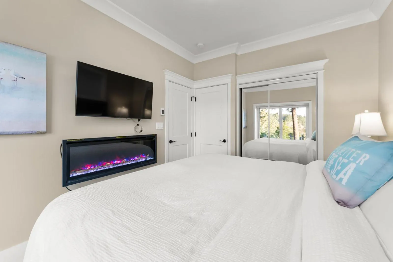 Bedroom, Bed in SookePoint Ocean Cottage Resort