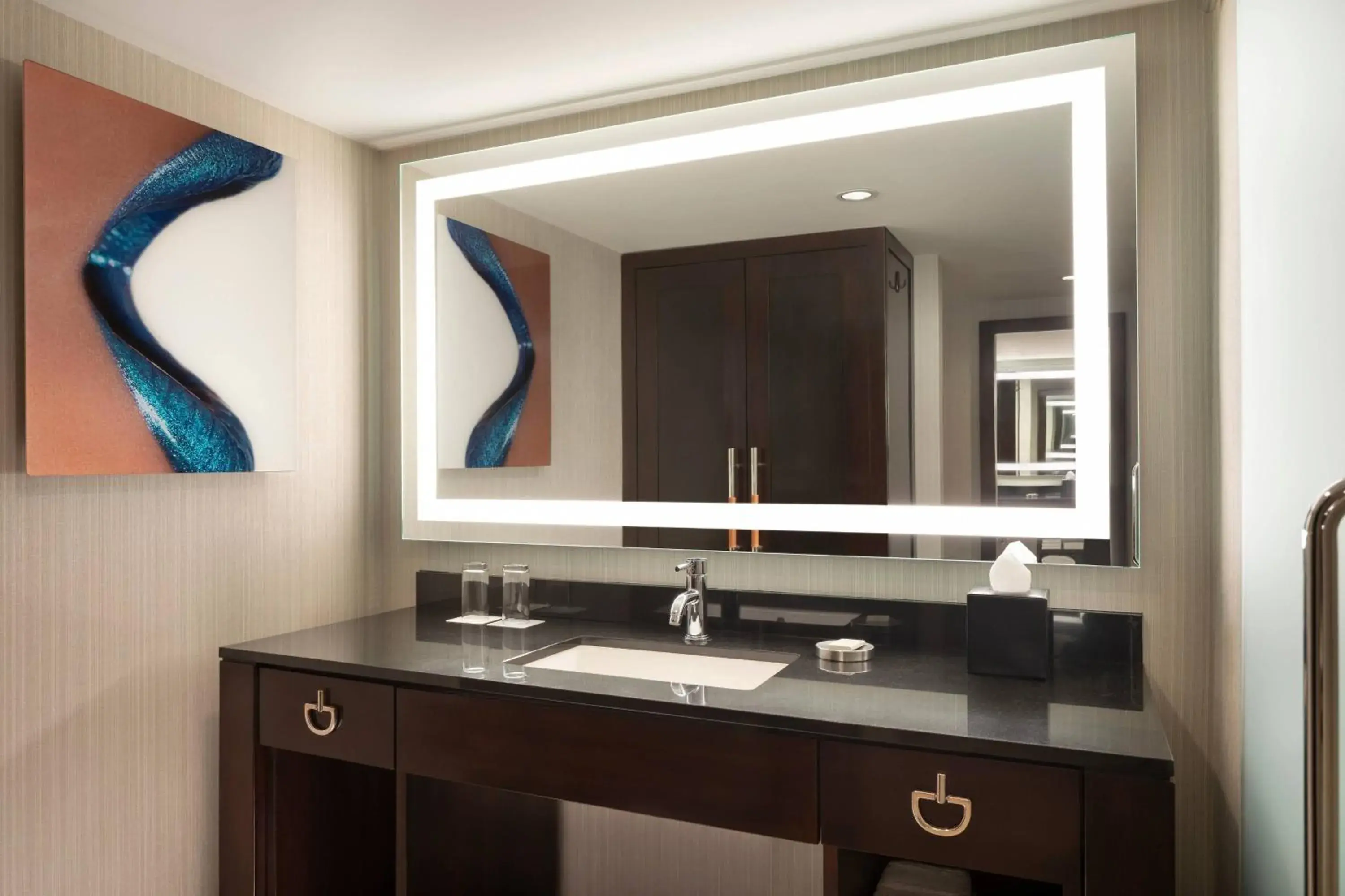 Club level, Guest room, 2 Queen, High floor in Renaissance Phoenix Downtown Hotel Club level, Guest room, 2 Queen, High floor in Renaissance Phoenix Downtown Hotel