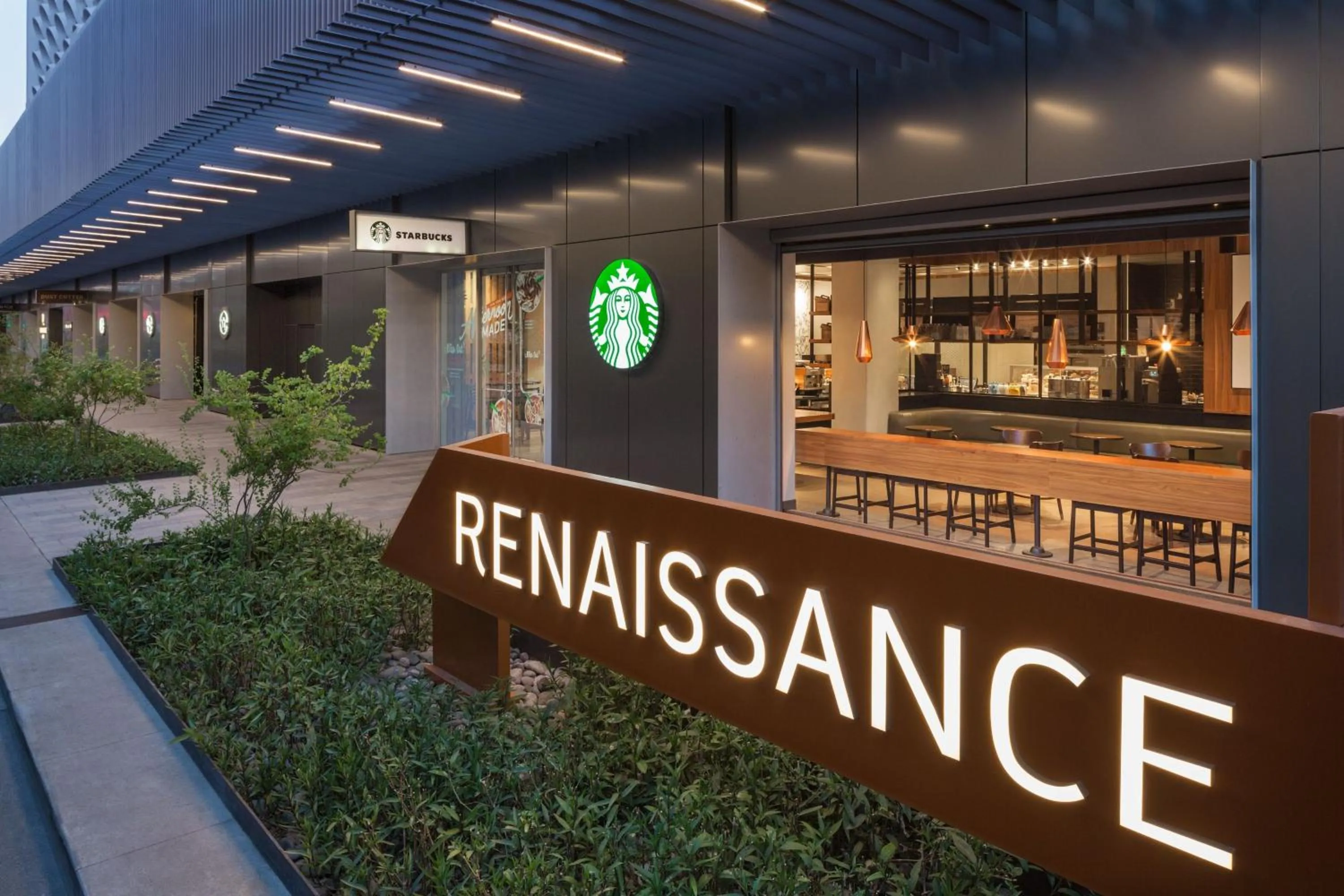 Restaurant/places to eat in Renaissance Phoenix Downtown Hotel