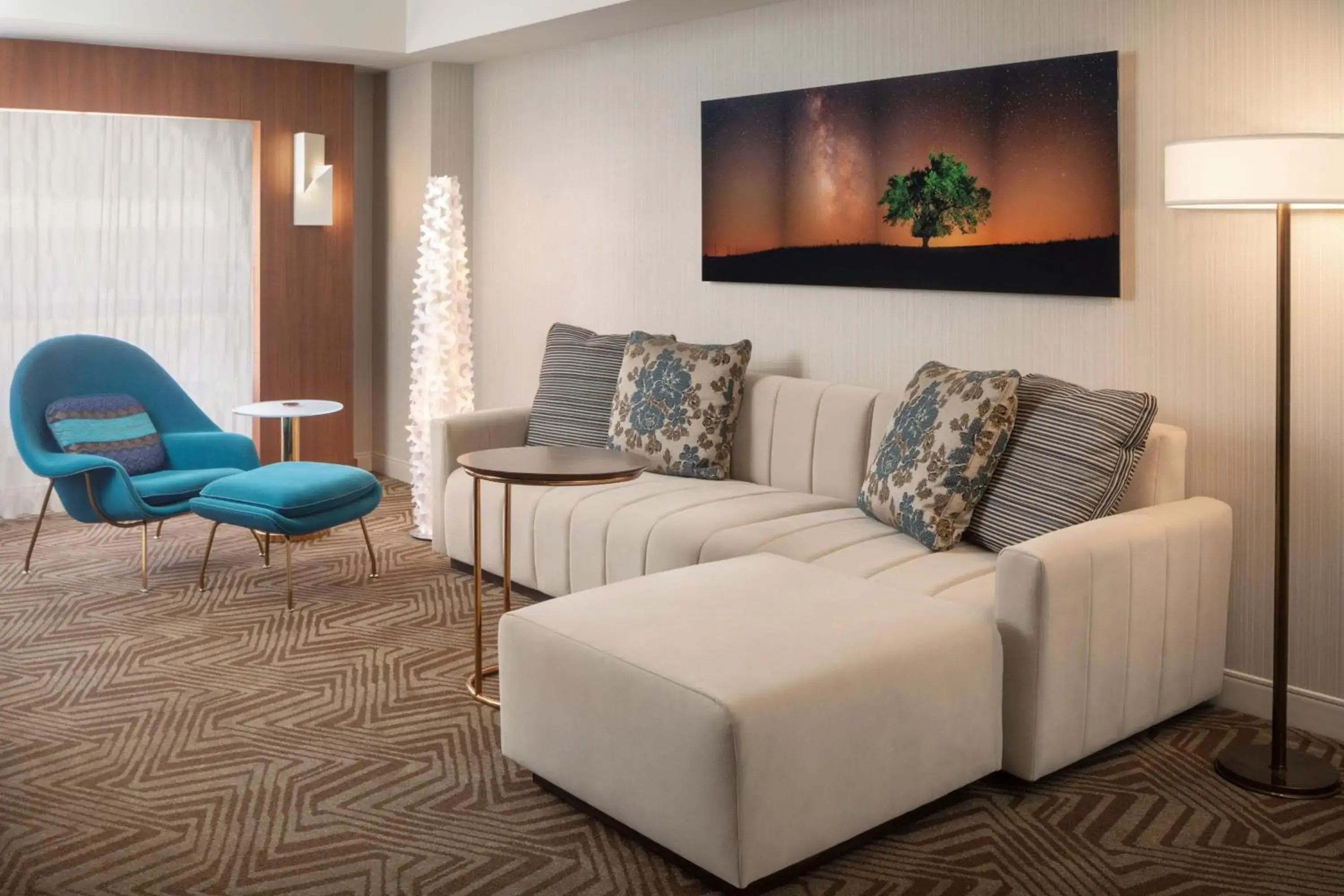 Executive King Suite in Renaissance Phoenix Downtown Hotel Executive King Suite in Renaissance Phoenix Downtown Hotel