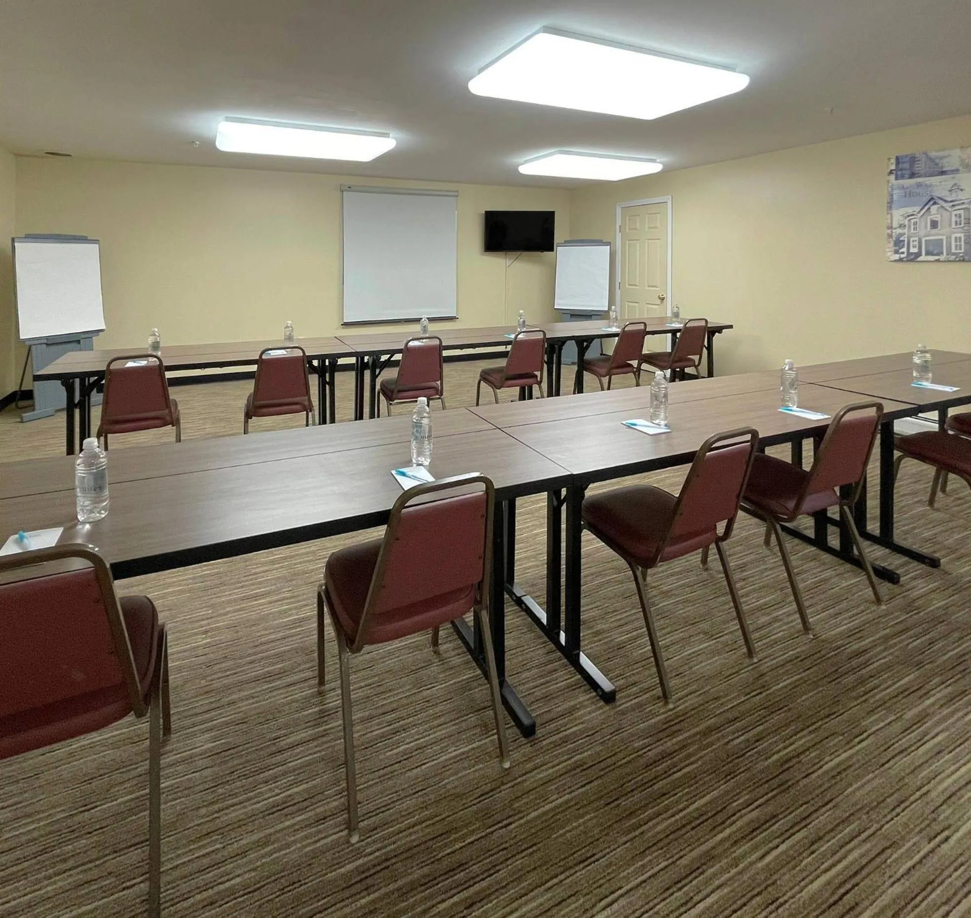 Meeting/conference room in Smart Suites, an Ascend Collection Hotel