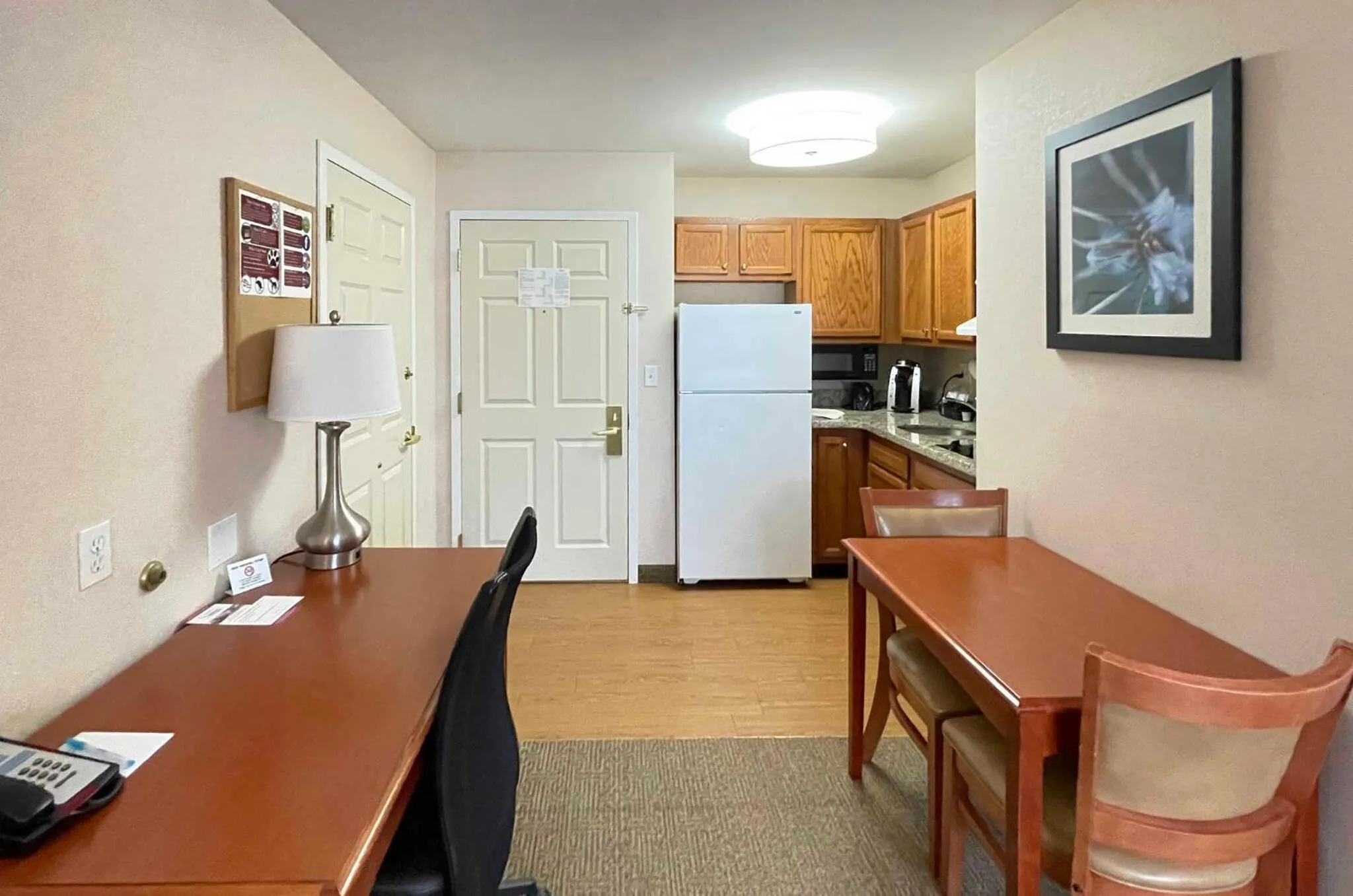 kitchen in Smart Suites, an Ascend Collection Hotel