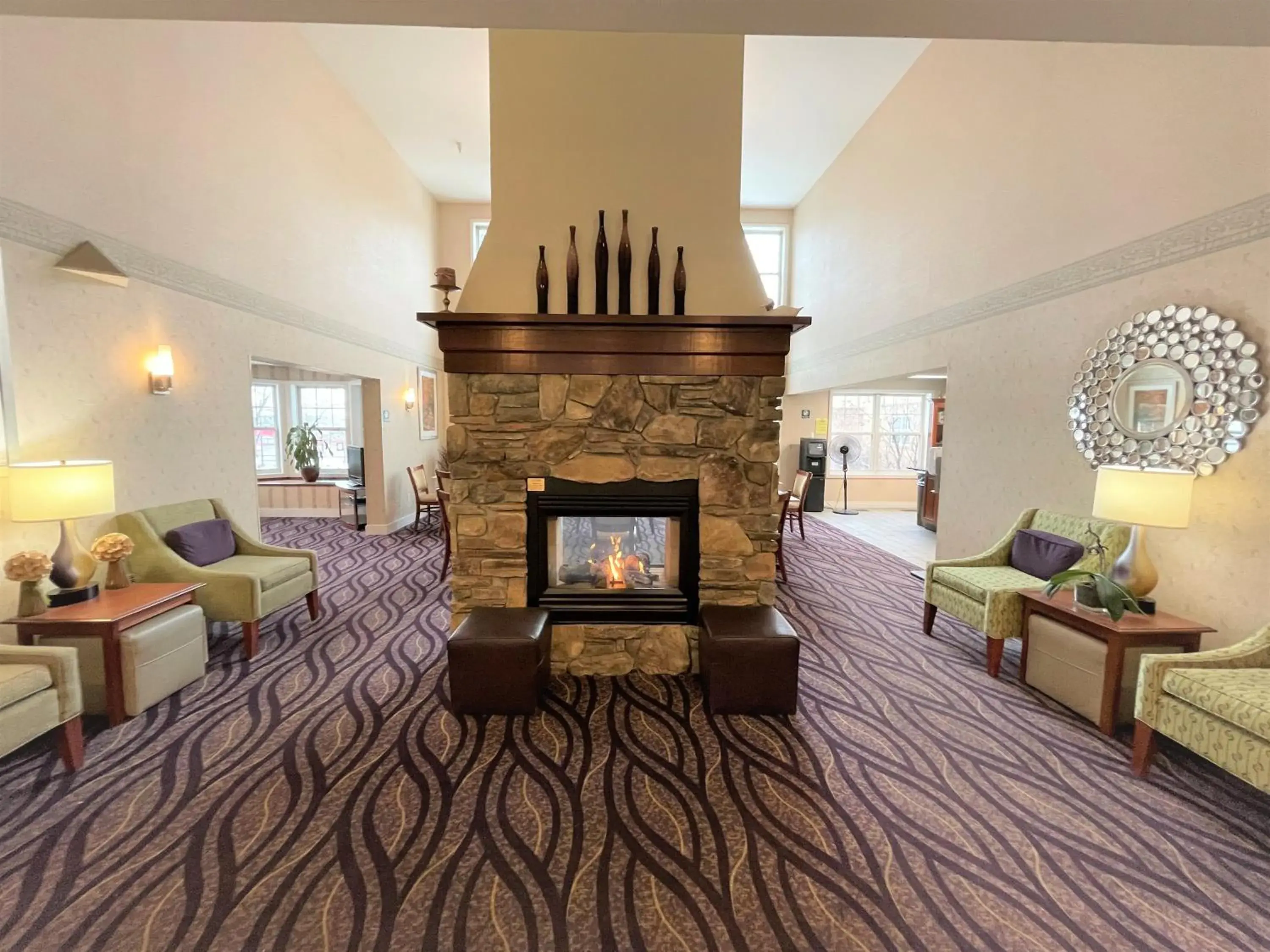 Lobby or reception in Smart Suites, an Ascend Collection Hotel Lobby or reception in Smart Suites, an Ascend Collection Hotel