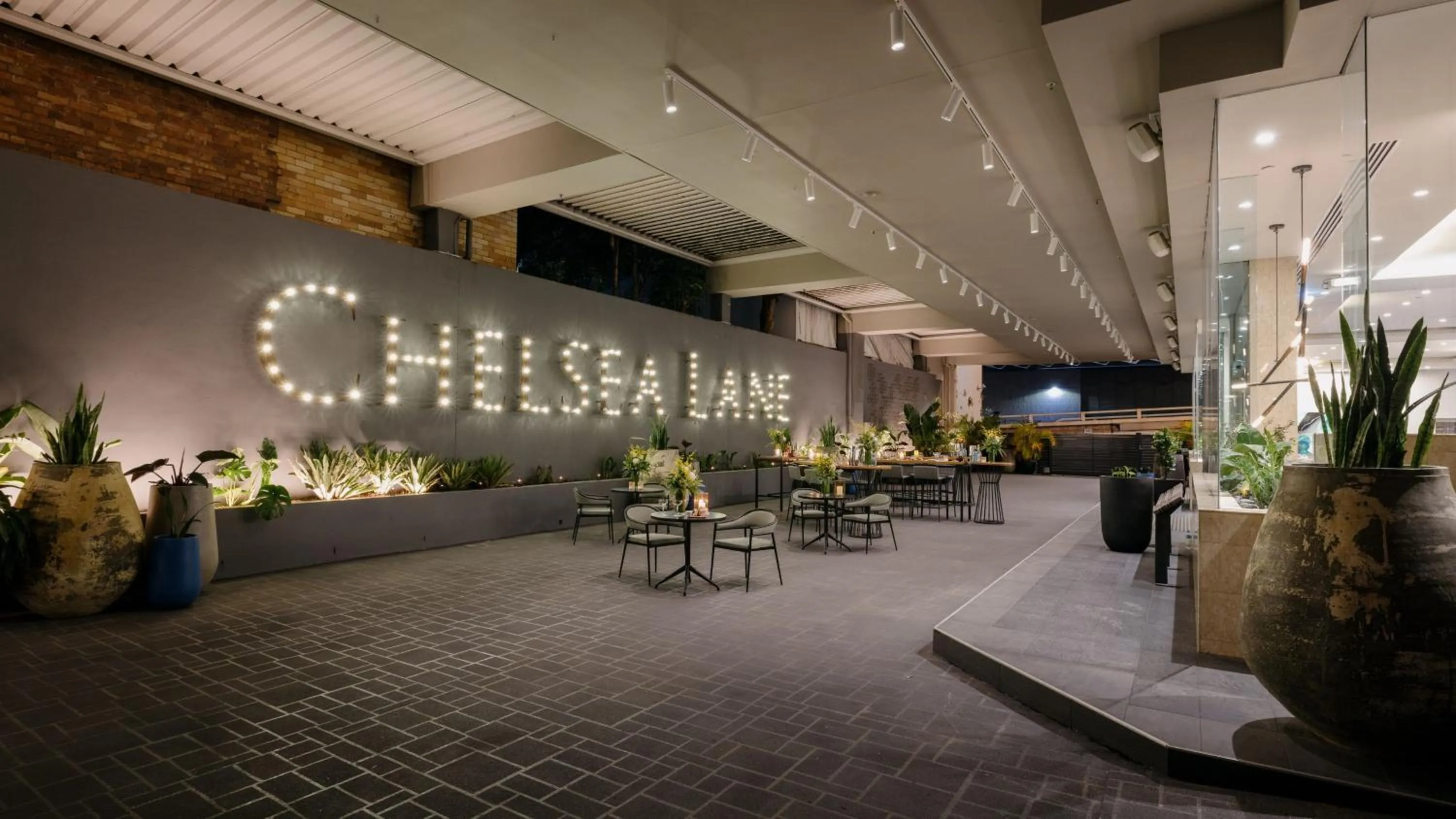 hair dresser in voco Brisbane City Centre by IHG