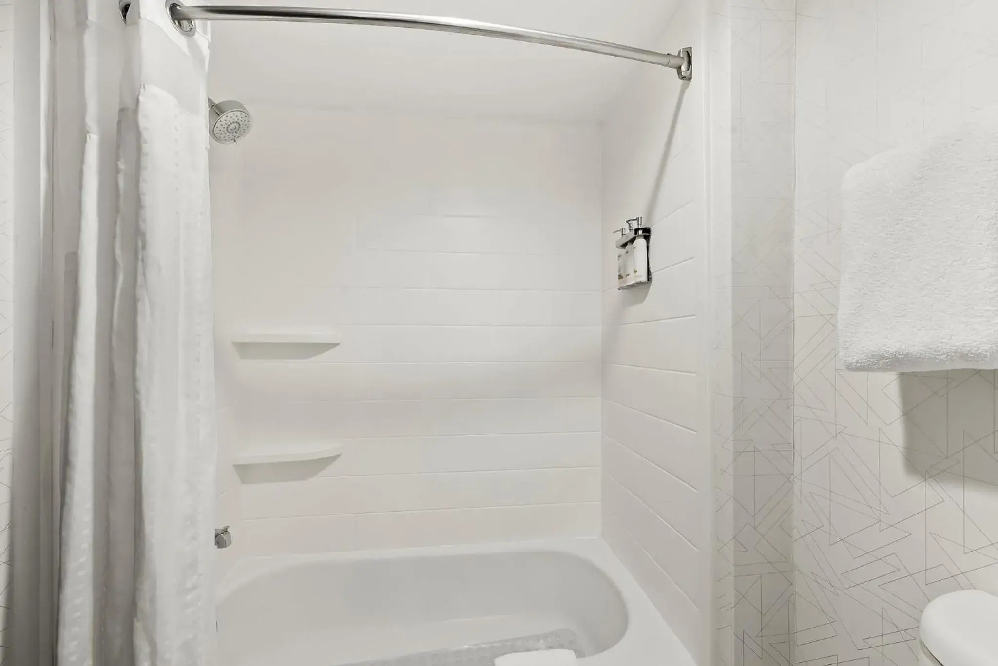 Standard Queen Room with Two Queen Beds in Holiday Inn Express & Suites Raleigh NE - Medical Ctr Area by IHG Standard Queen Room with Two Queen Beds in Holiday Inn Express & Suites Raleigh NE - Medical Ctr Area by IHG