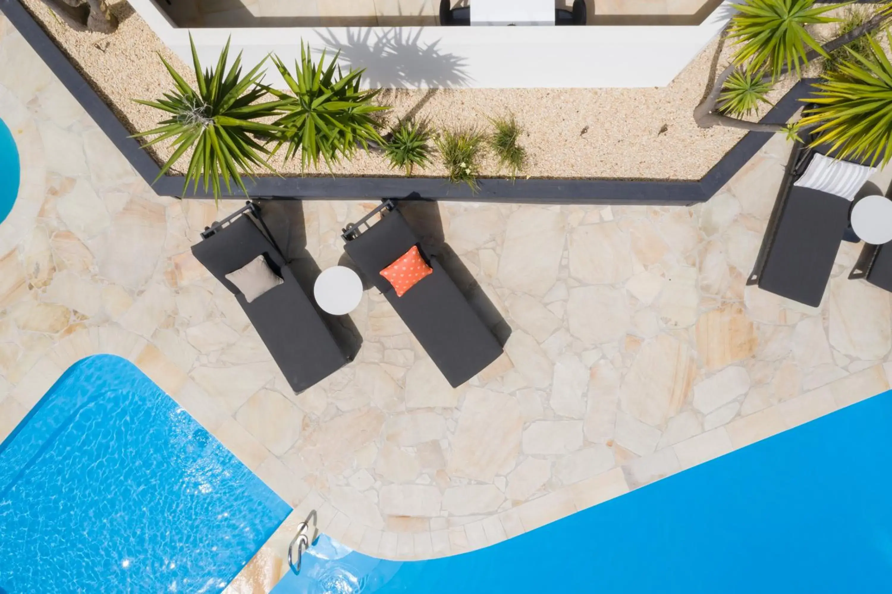 Pool view in Rydges Geelong Pool view in Rydges Geelong