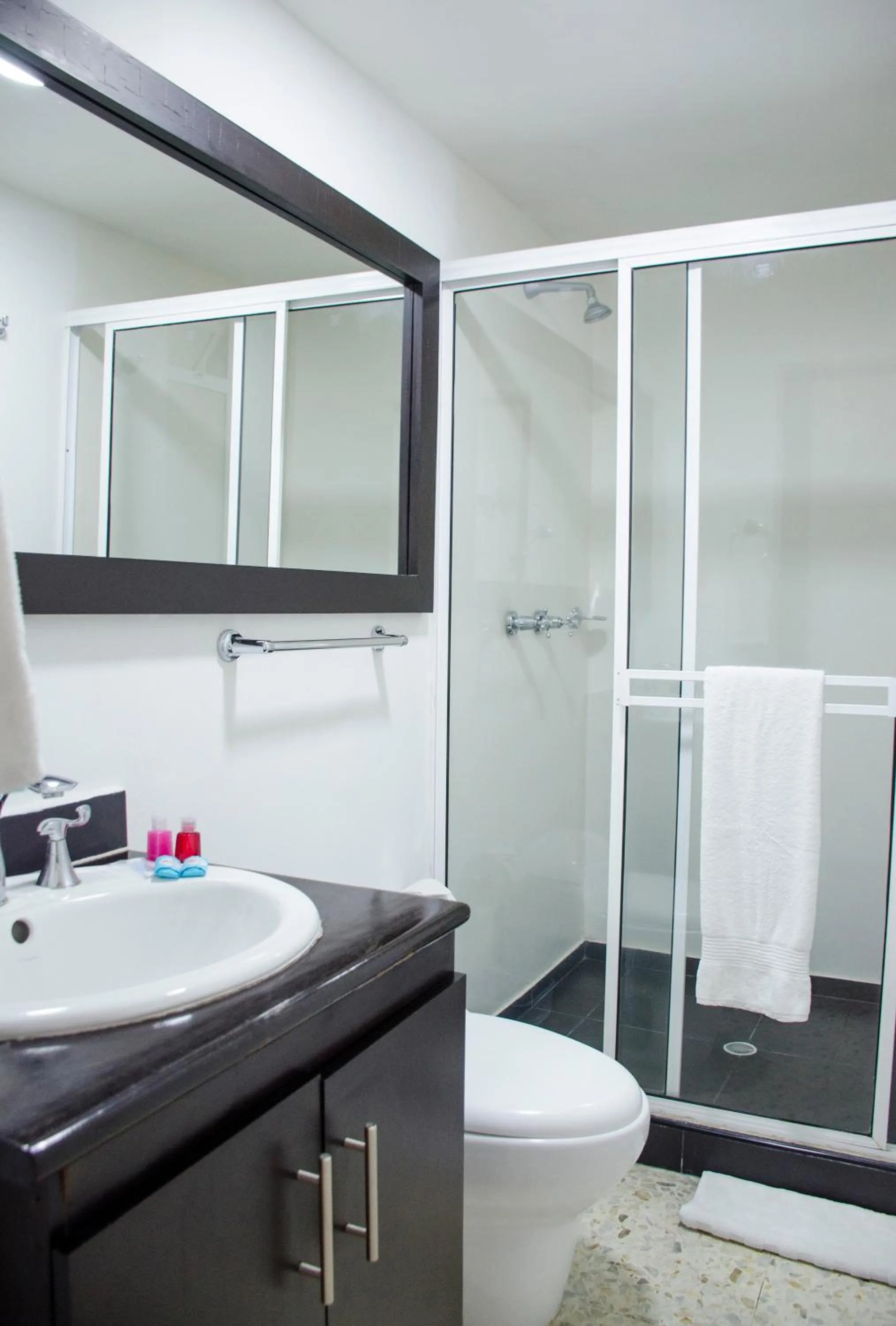Shower in Ayenda Apartamento Turistico Distrito 9 90
