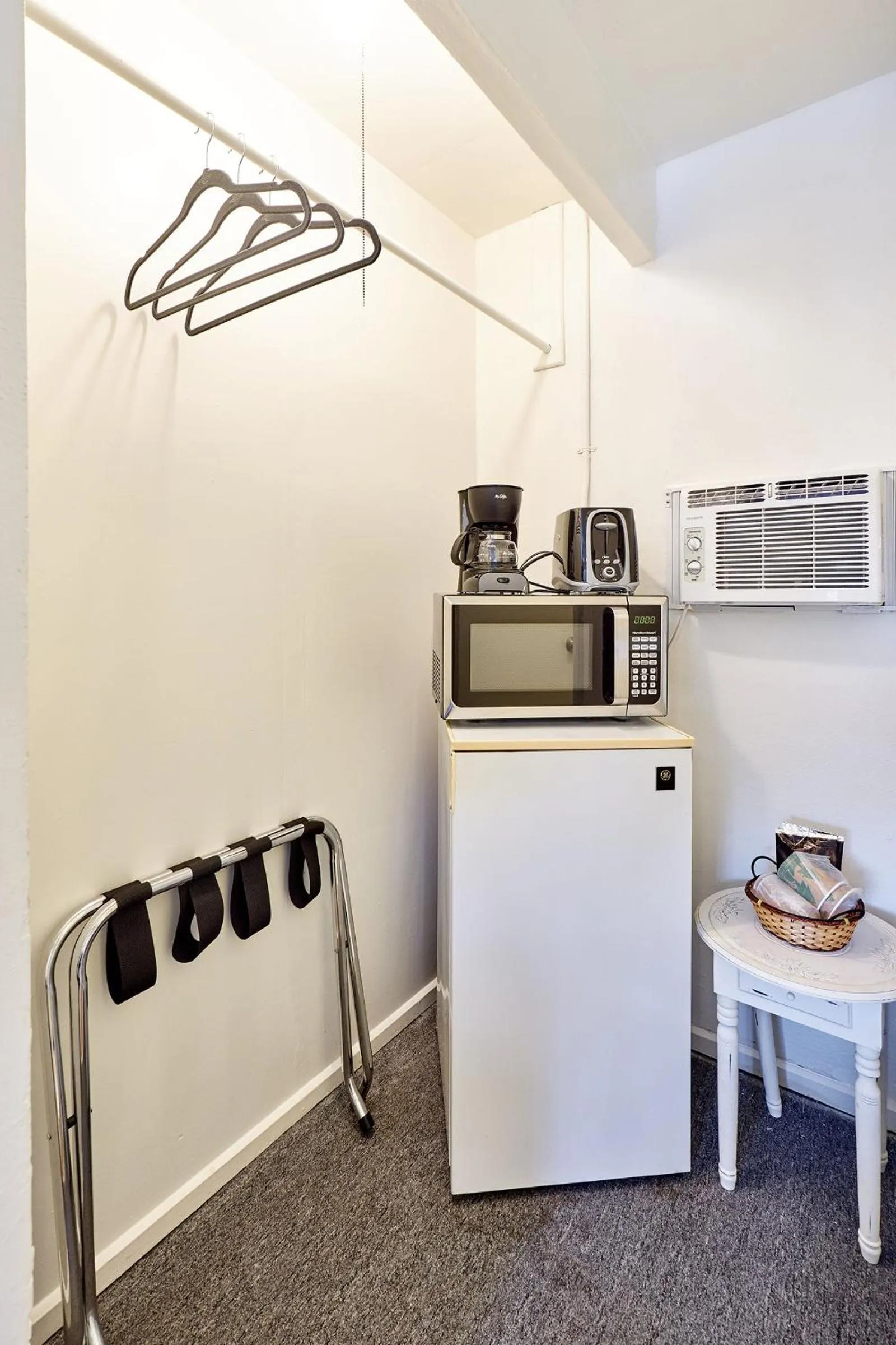 Coffee/tea facilities in Arbor Inn Motel Oakridge