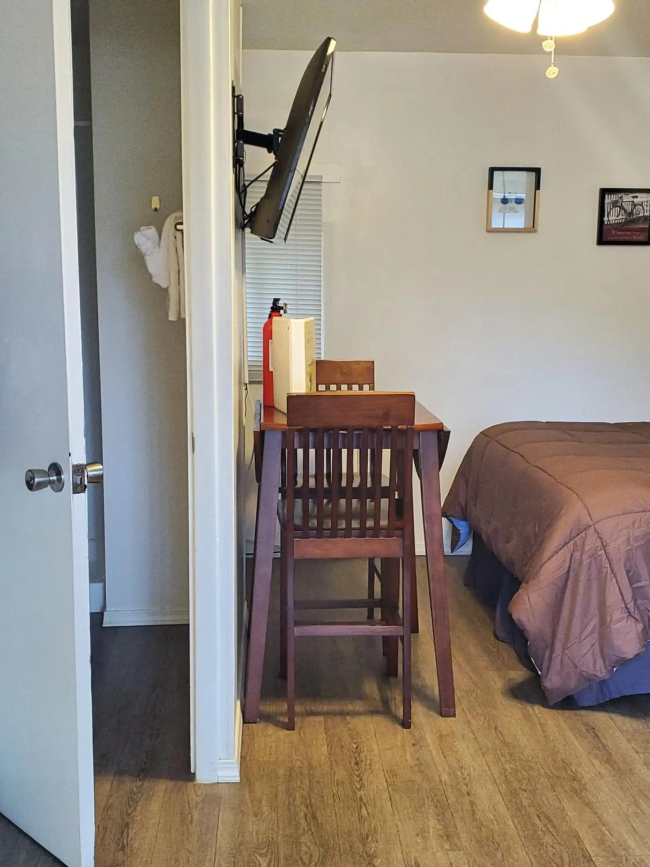 Deluxe Queen Studio in Arbor Inn Motel Oakridge Deluxe Queen Studio in Arbor Inn Motel Oakridge