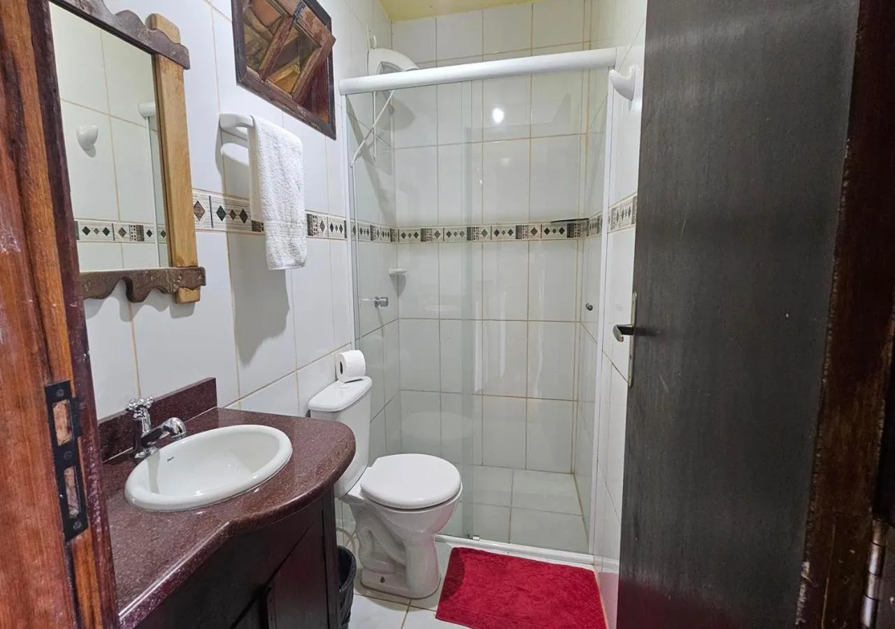 Shower in Pousada Meia Lua