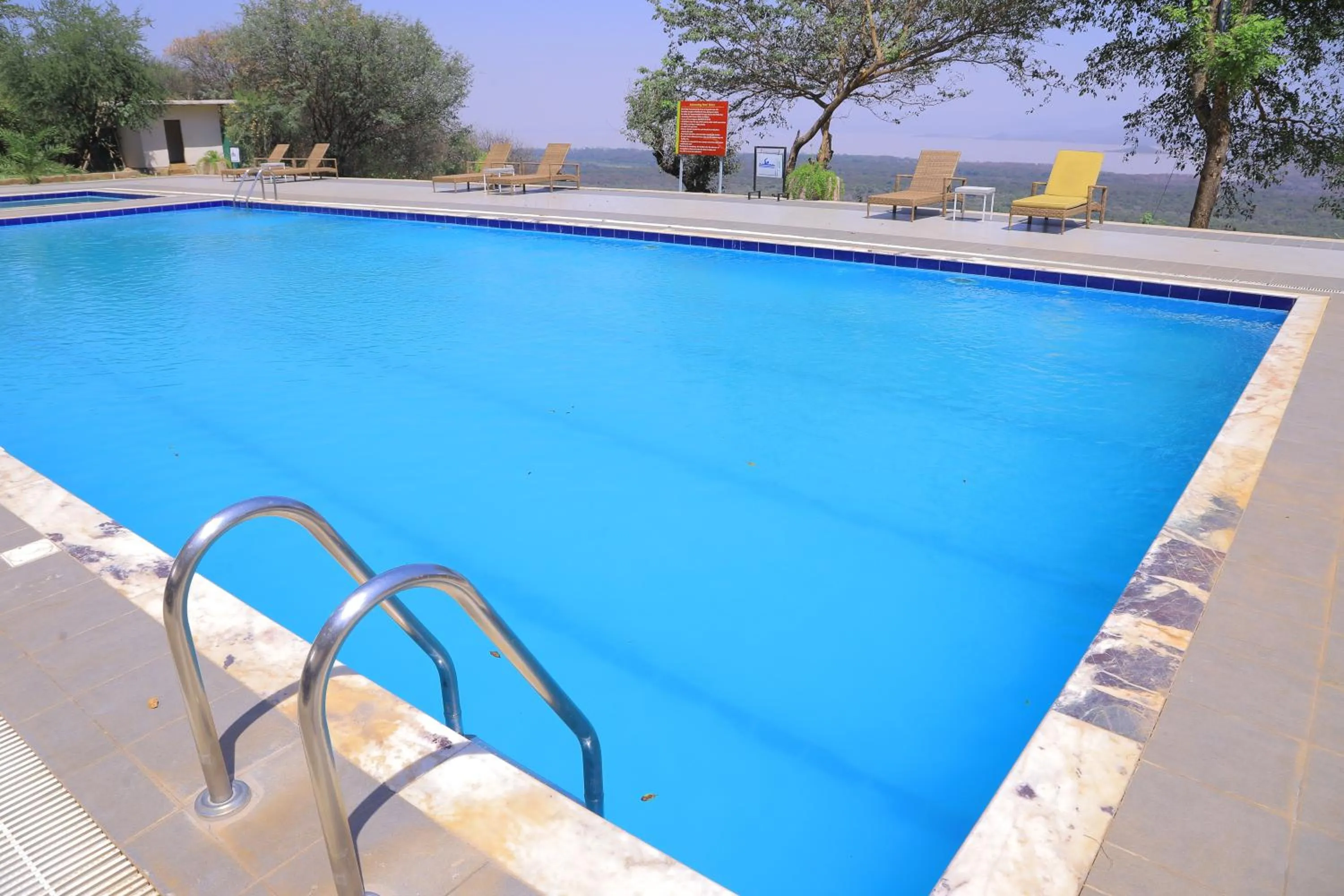 Swimming pool in Haile Resort Arbaminch