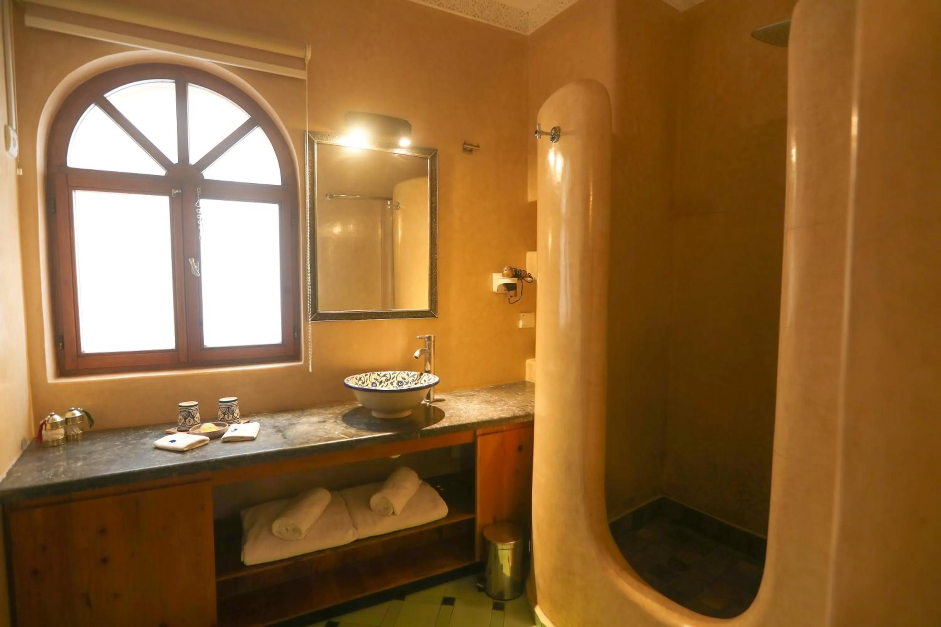 Shower in Riad Perle D'Eau