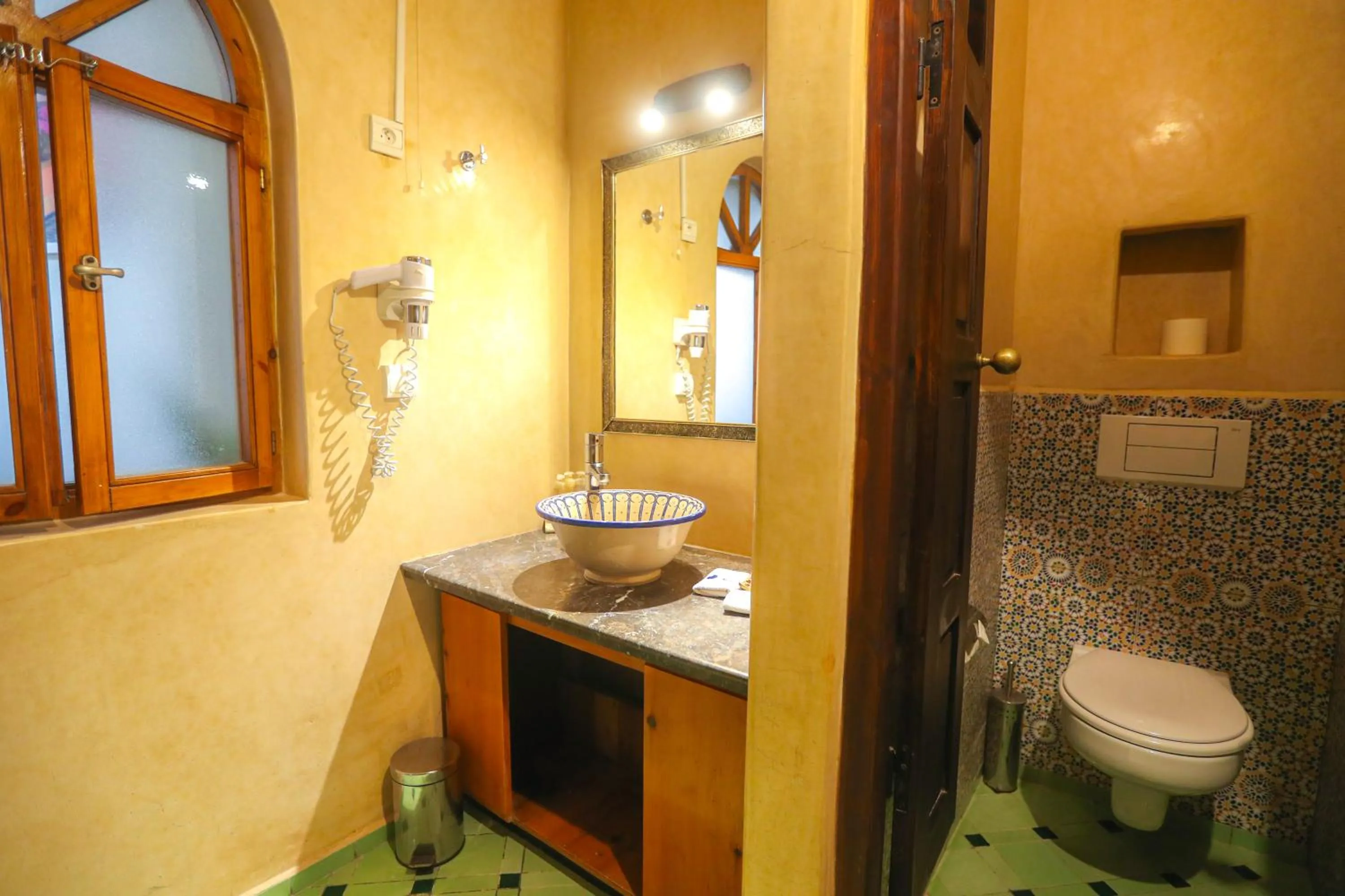 Toilet in Riad Perle D'Eau